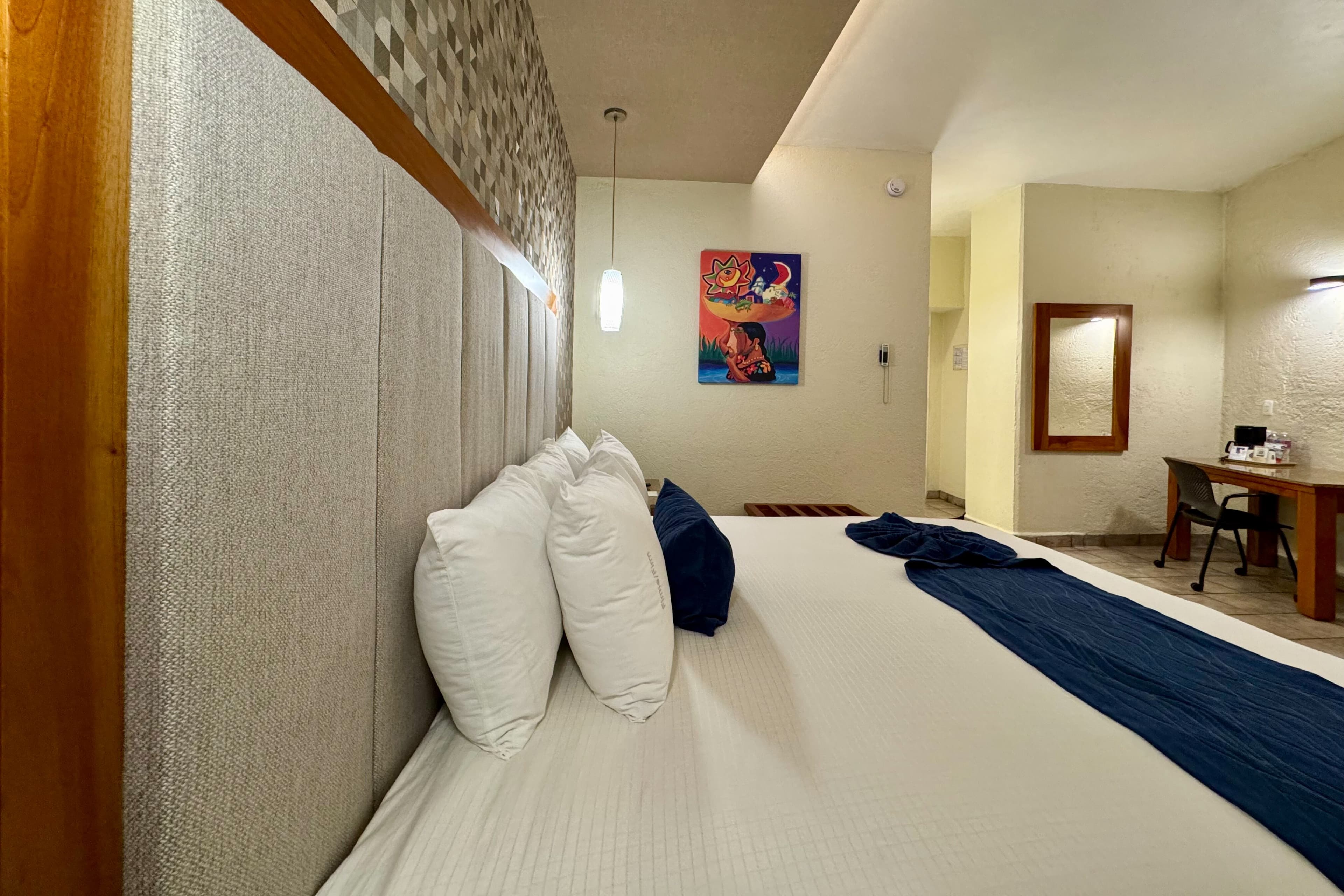 Comfort Inn Cordoba - Image 1