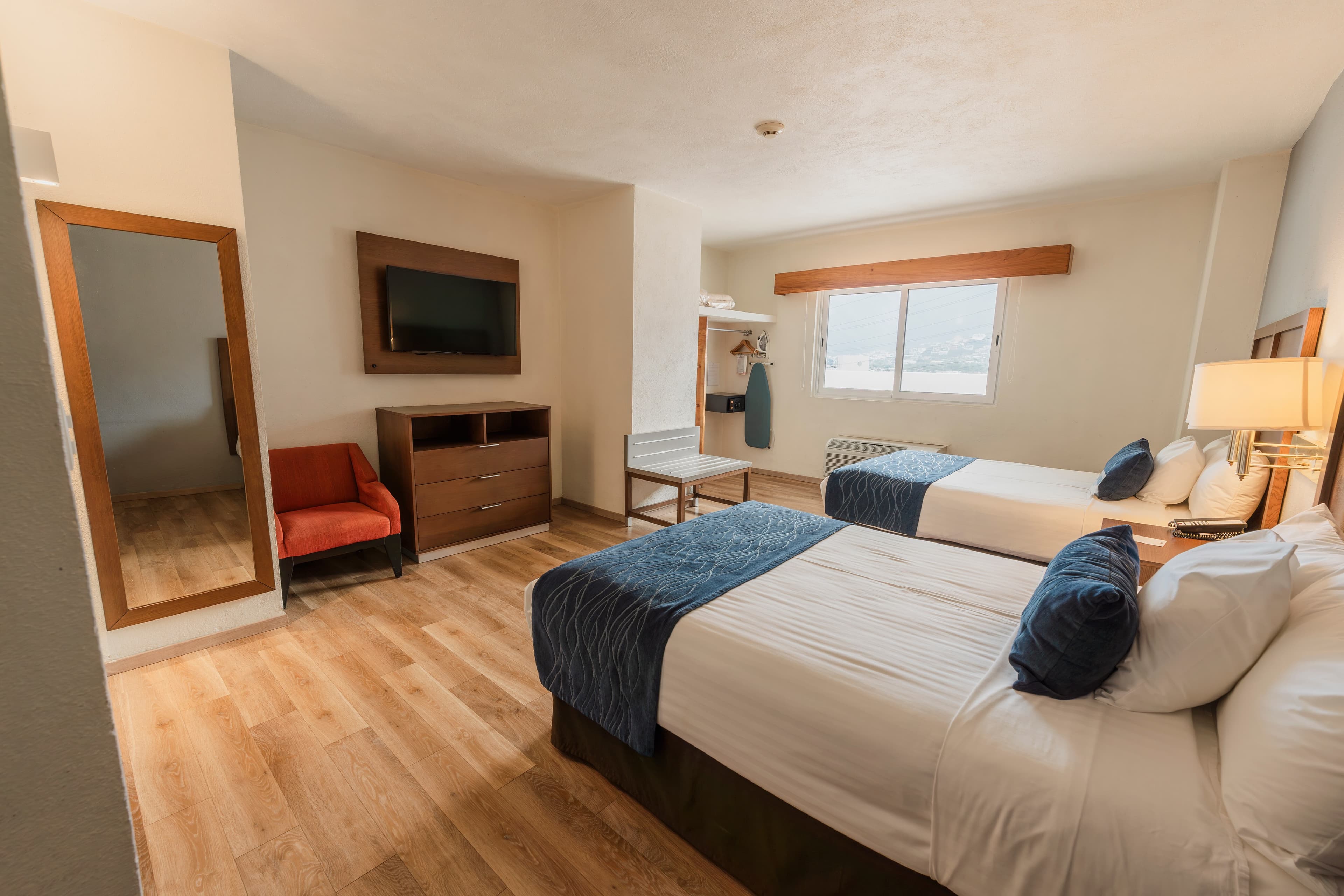 Comfort Inn Monterrey Valle - Image 3