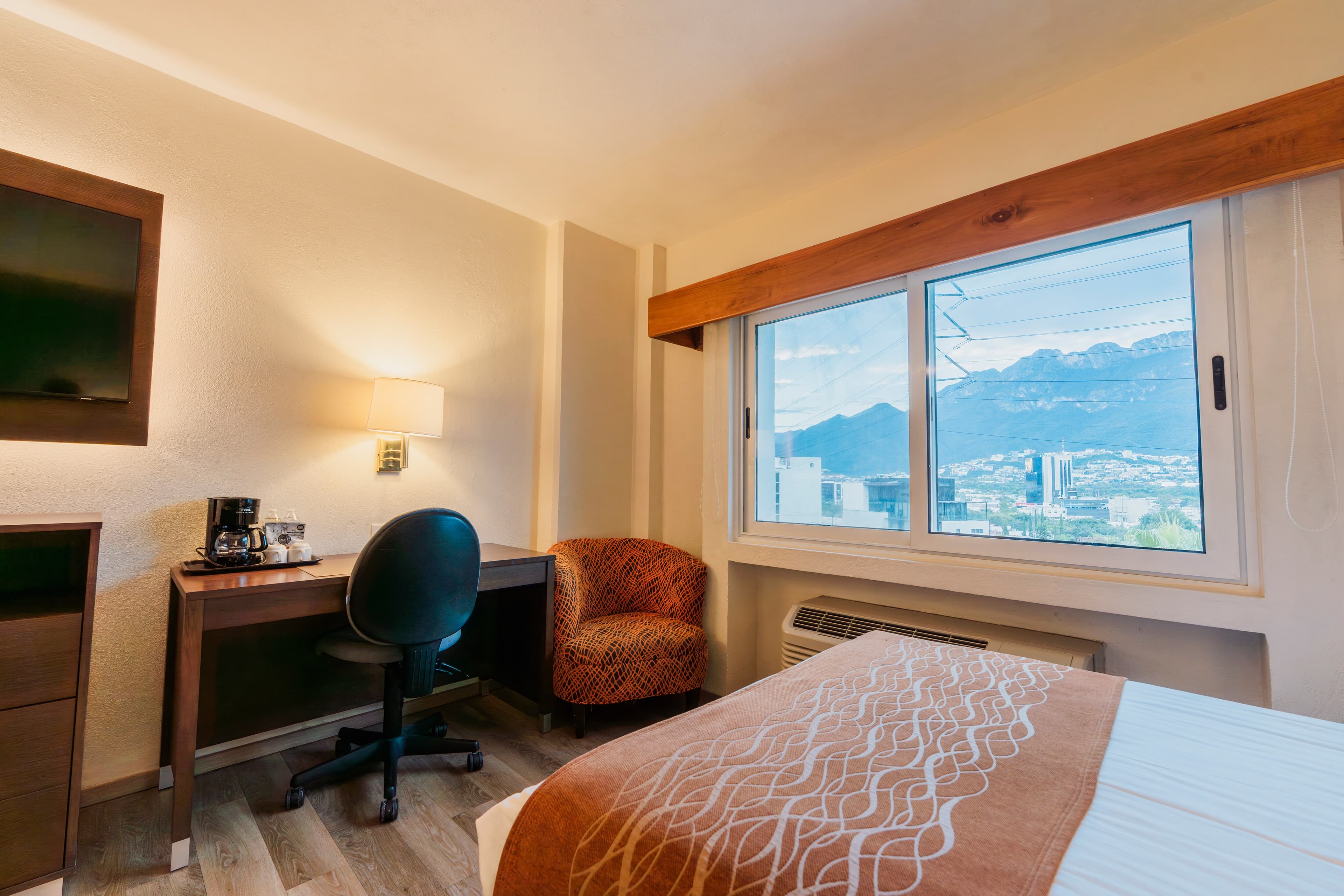 Comfort Inn Monterrey Valle - Image 2