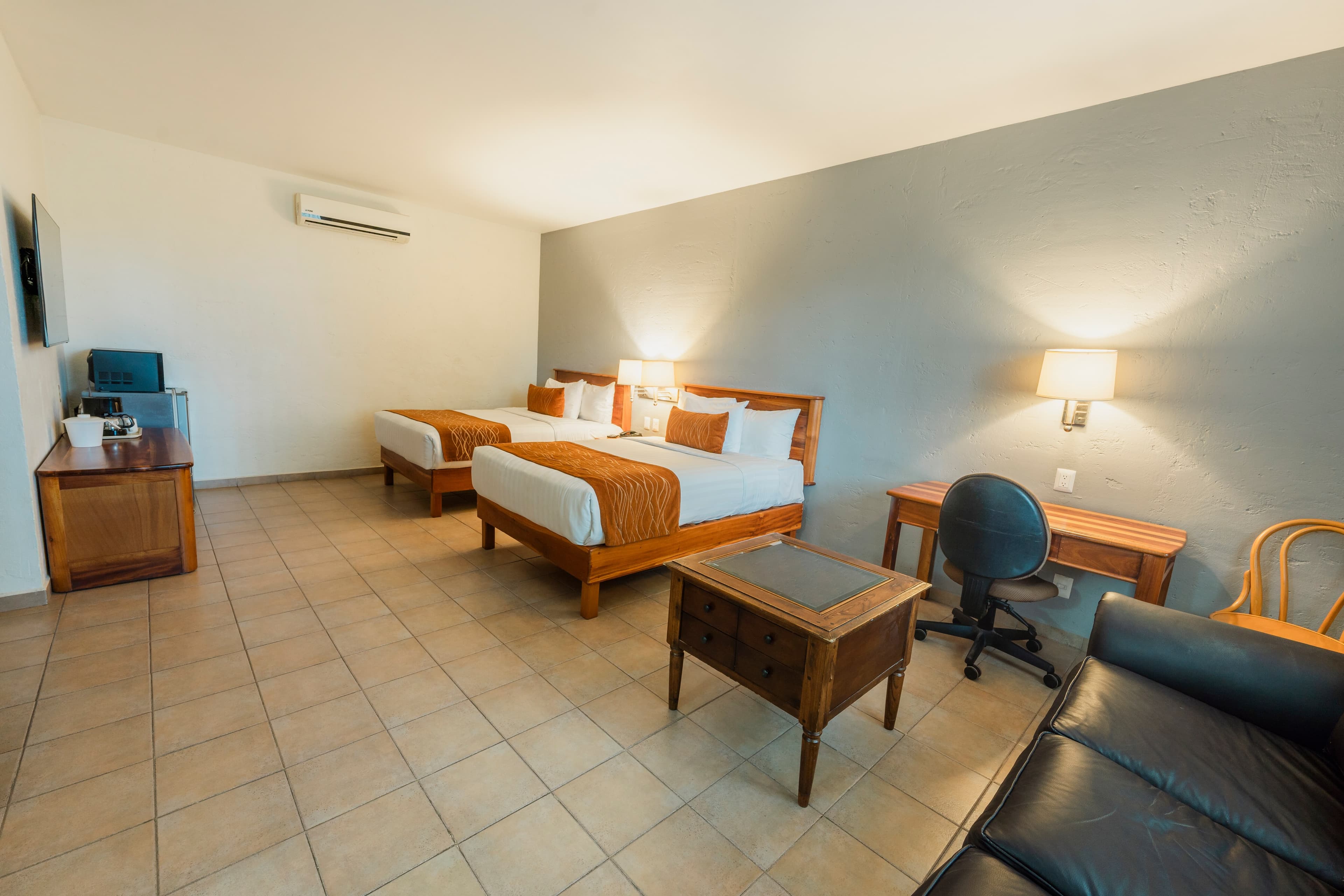 Comfort Inn Tampico - Image 4