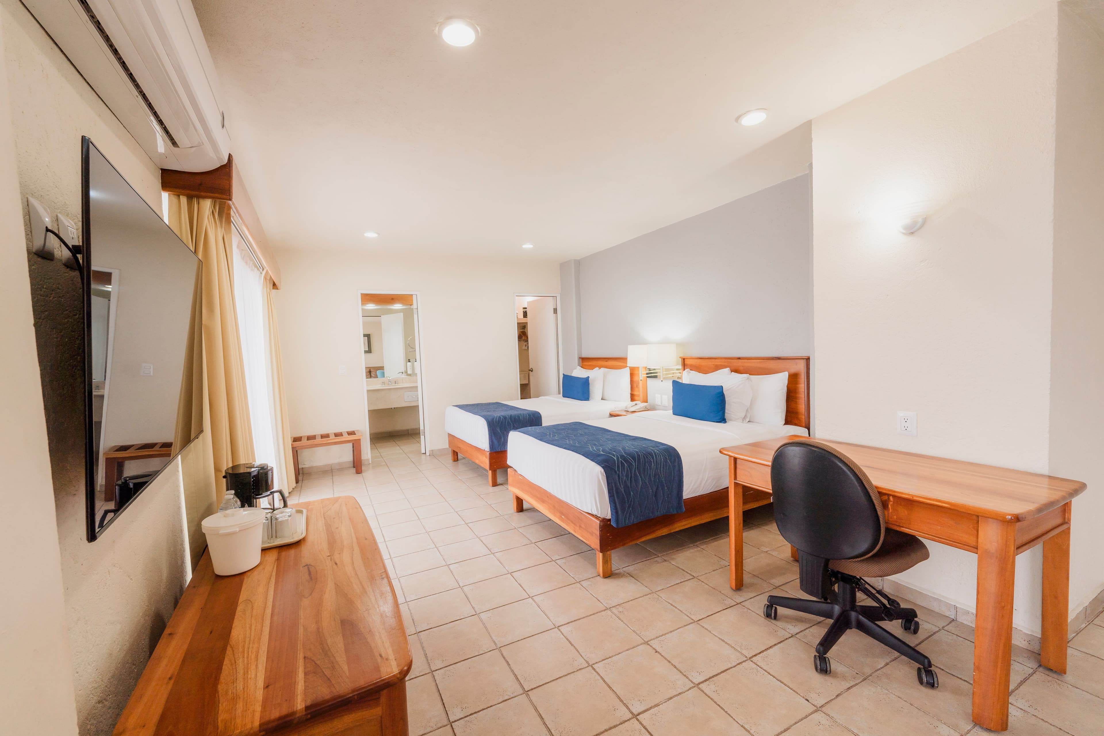 Comfort Inn Tampico - Image 5