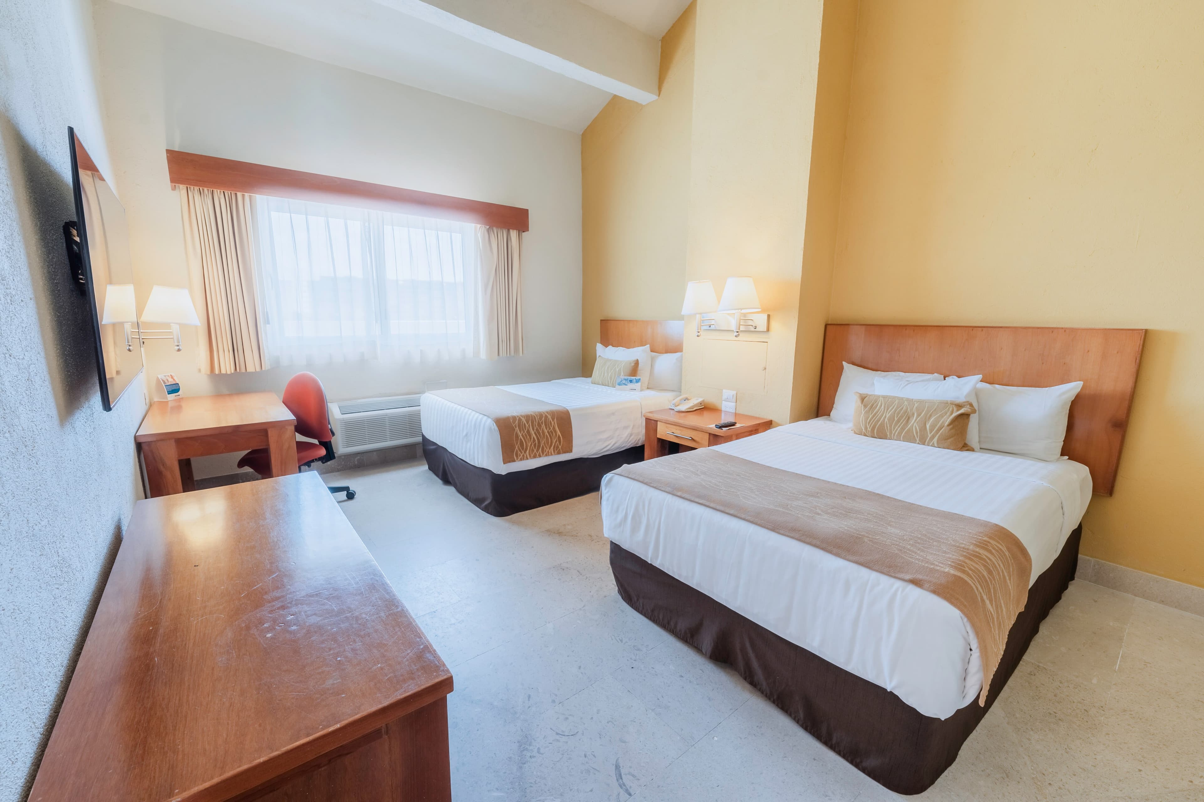 Comfort Inn Puerto Vallarta Golfside & Marina — 2