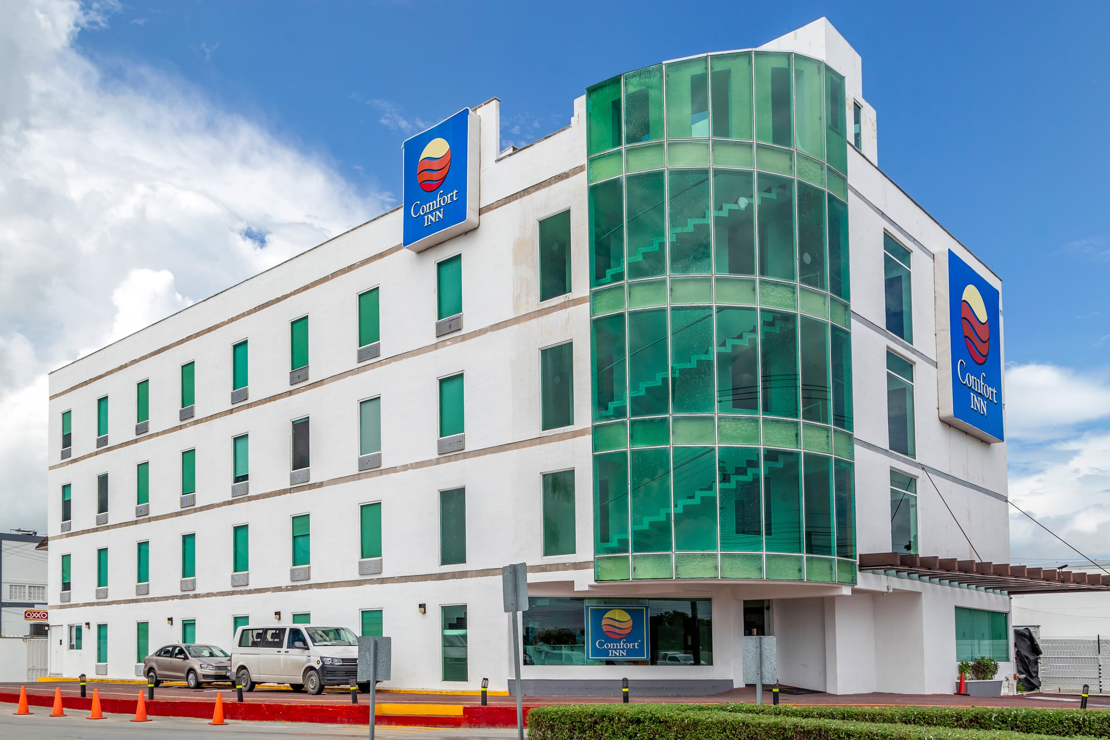 Comfort Inn Cancun Aeropuerto - Image 1