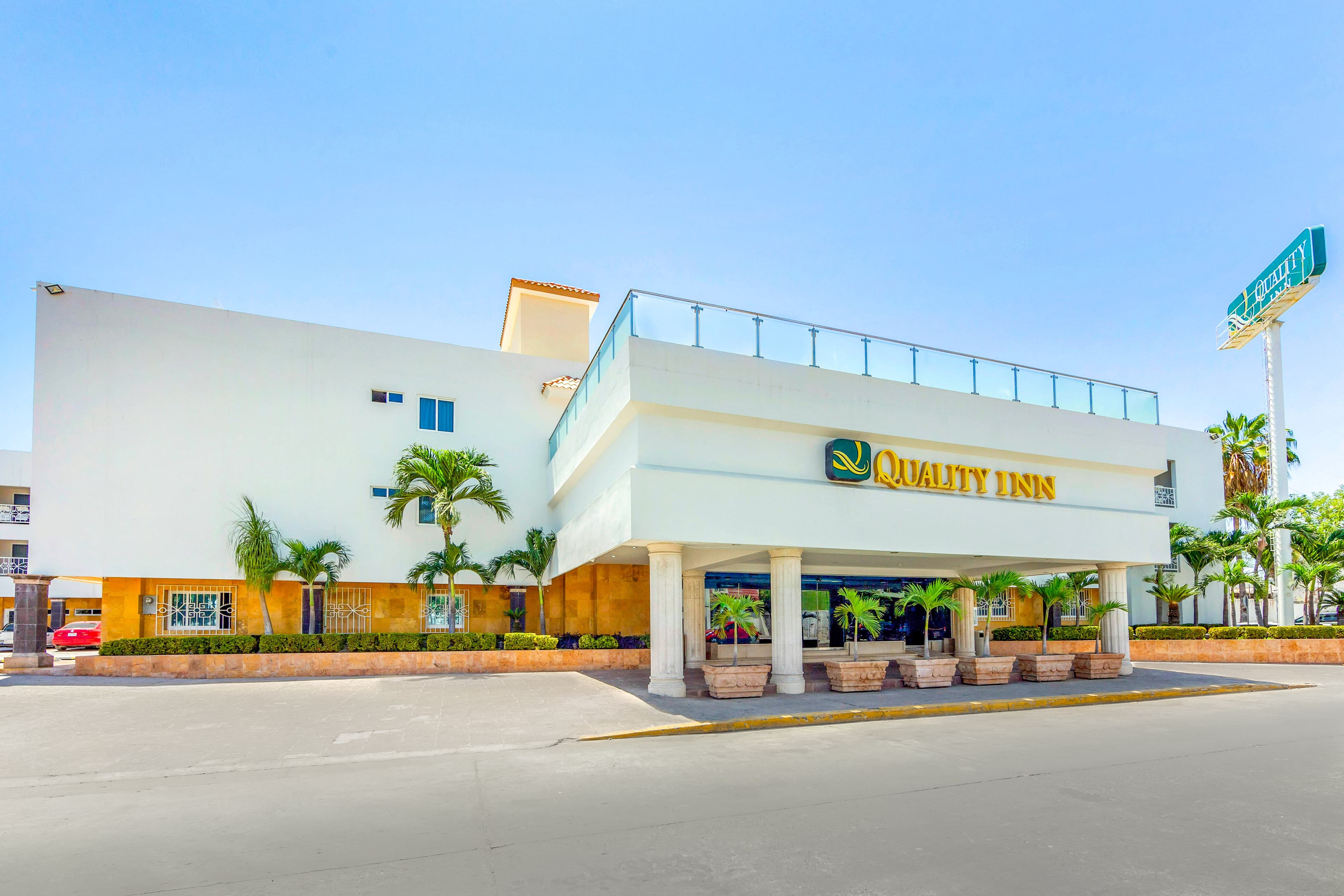 Quality Inn Mazatlan - Image 1