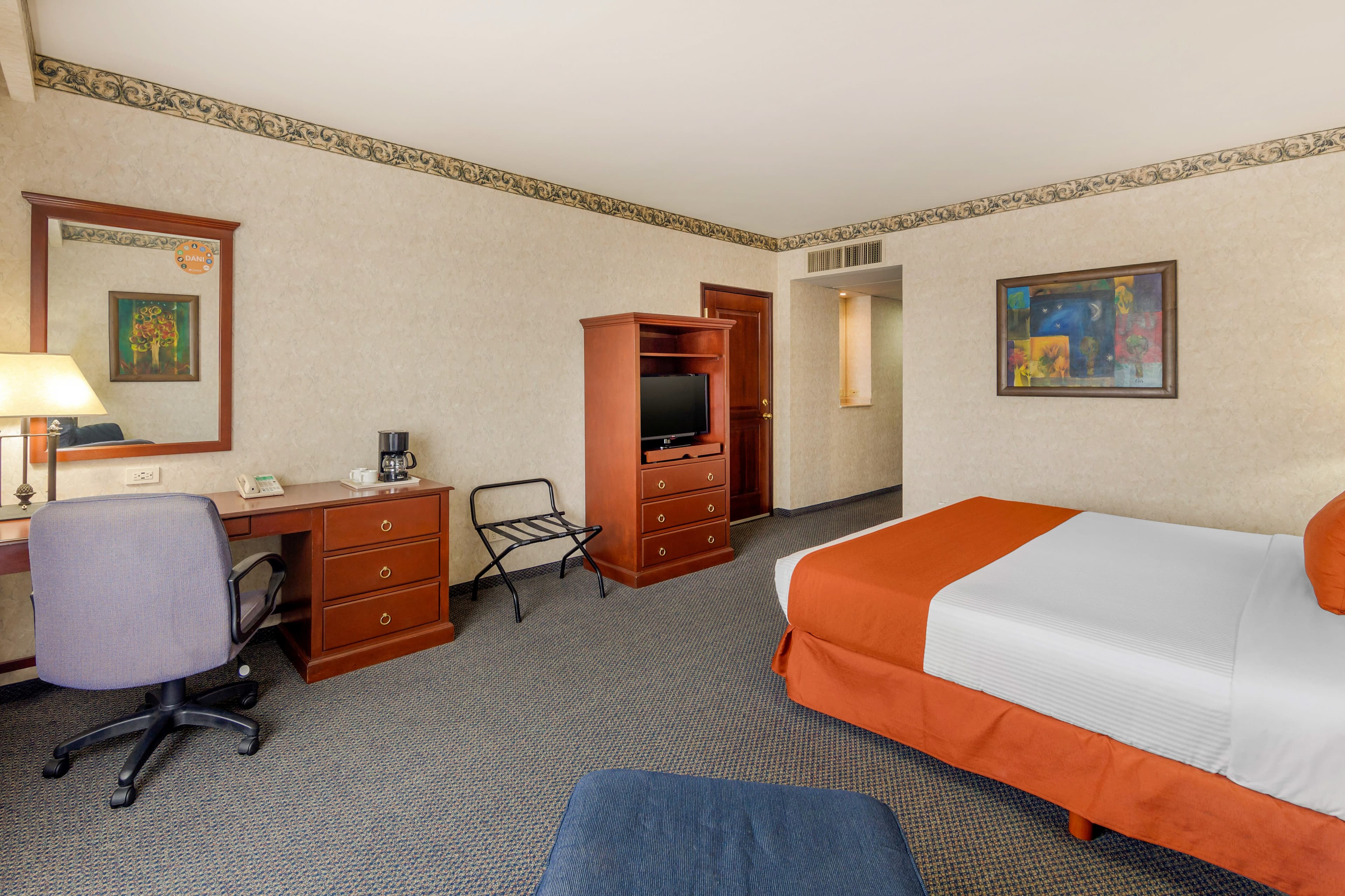 Quality Inn Monterrey La Fe — 11