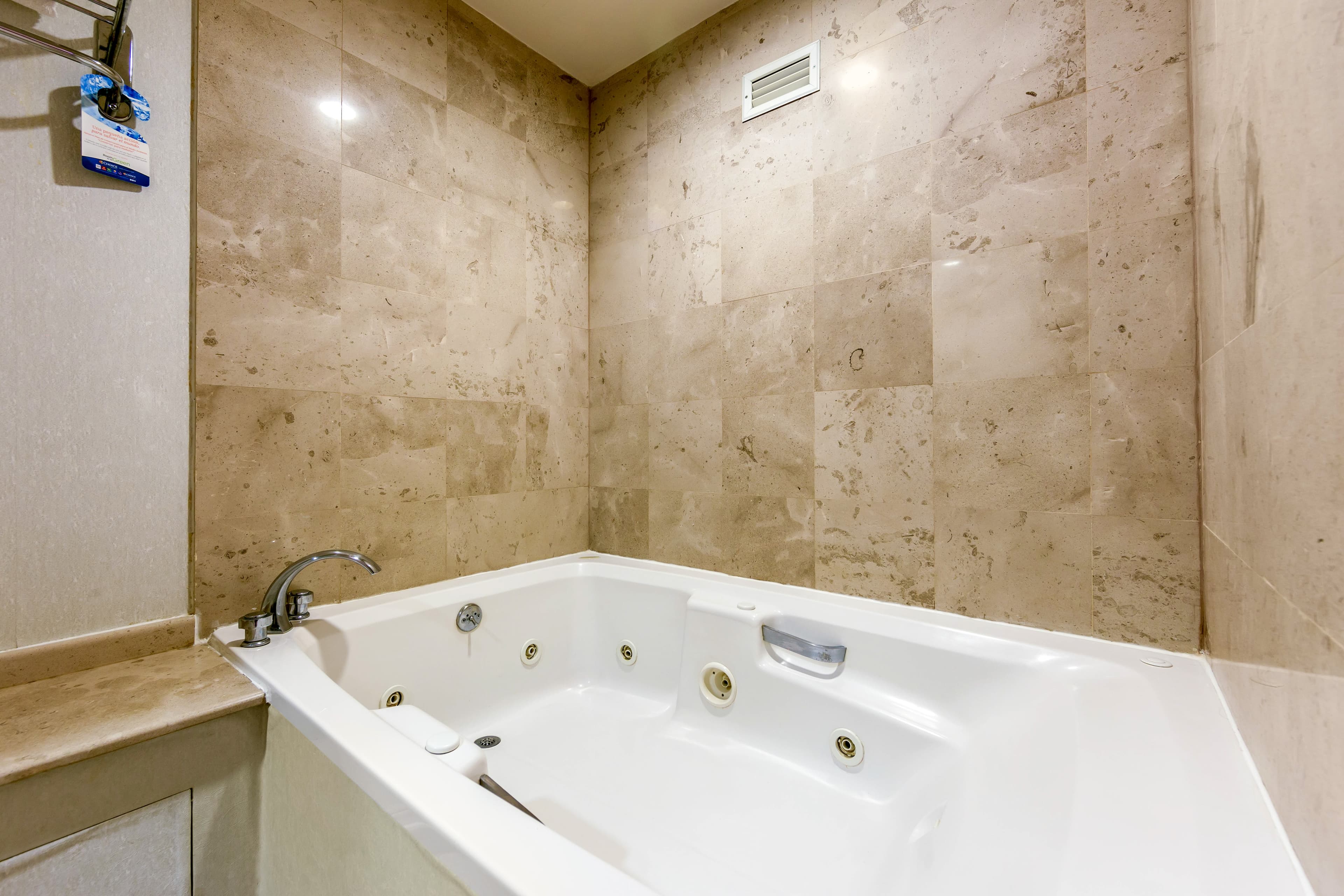 Quality Inn Monterrey La Fe — 18