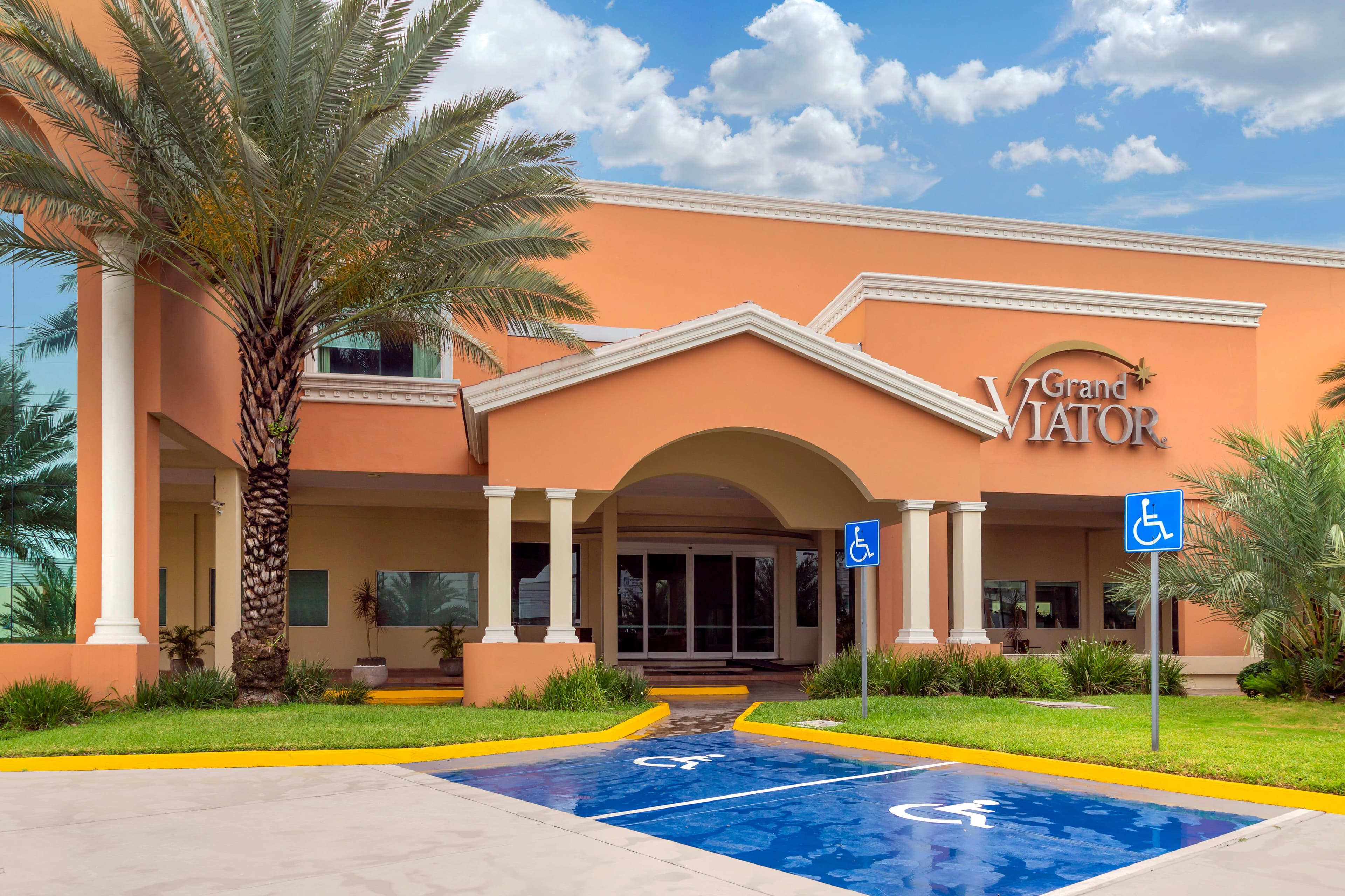 Comfort Inn Monterrey Norte - Image 1