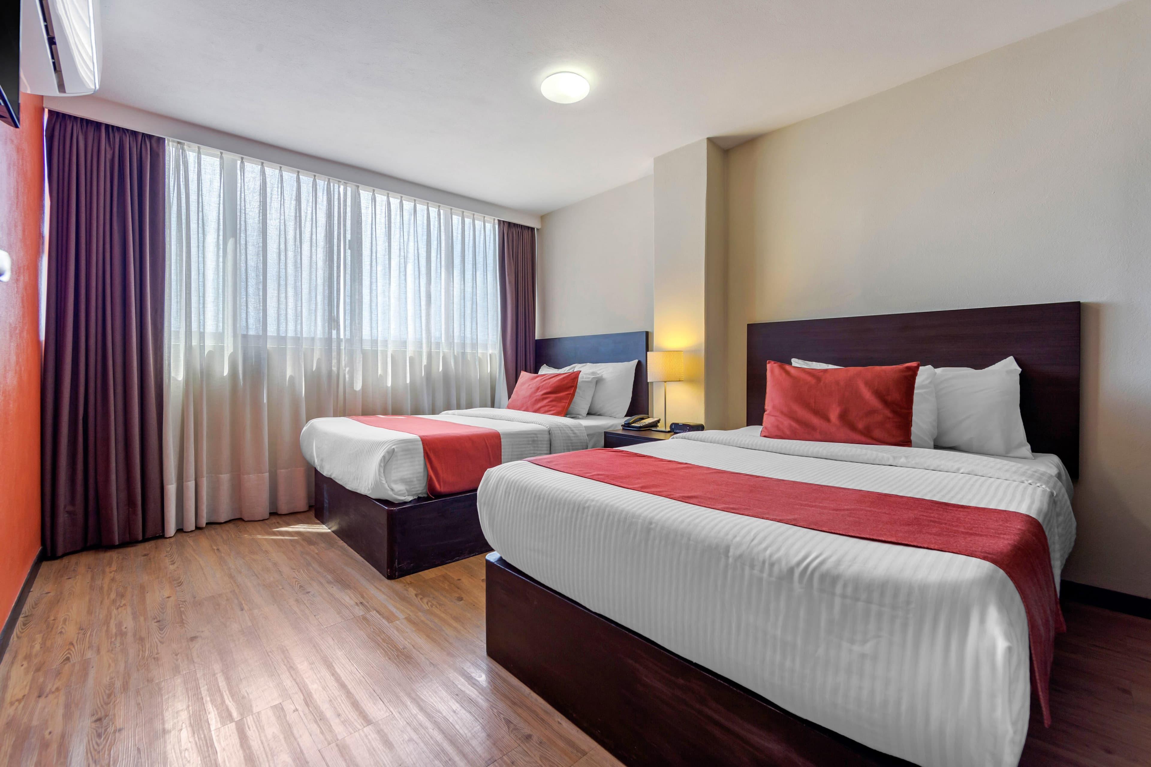 Comfort Inn San Luis Potosi - Image 2