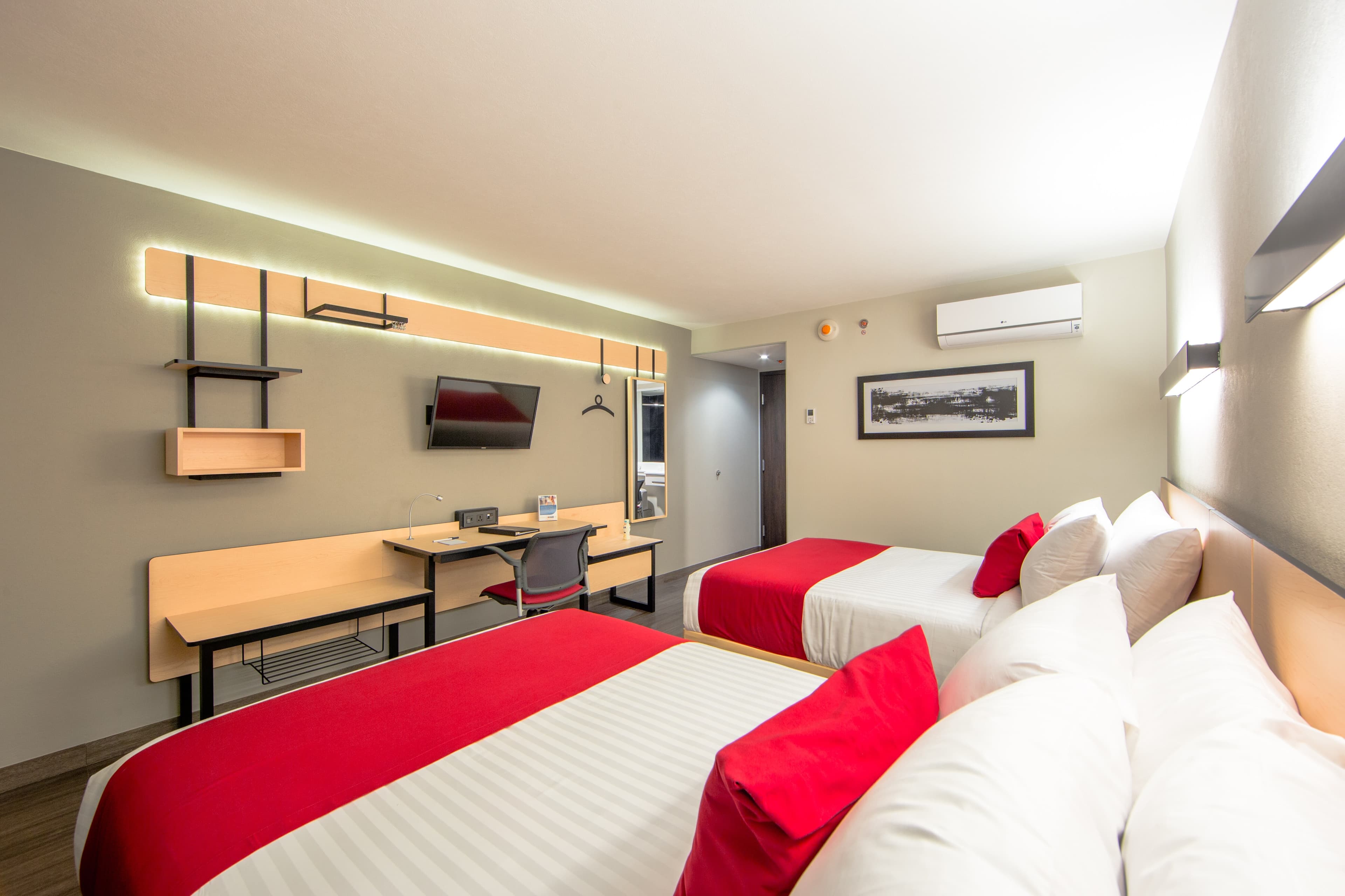 Comfort Inn Delicias - Image 3