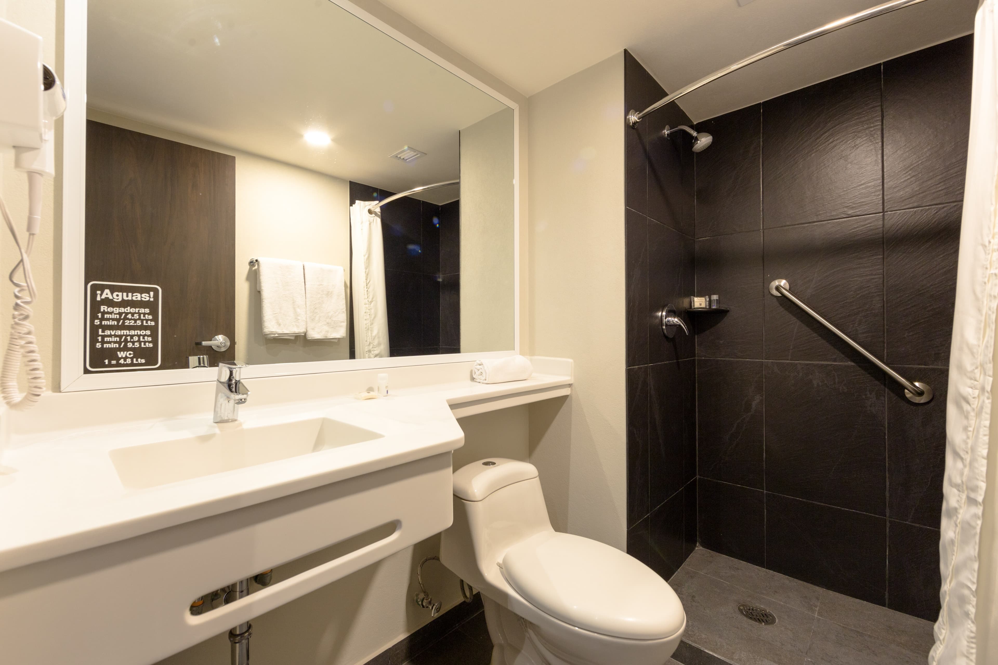 Comfort Inn Delicias — 8