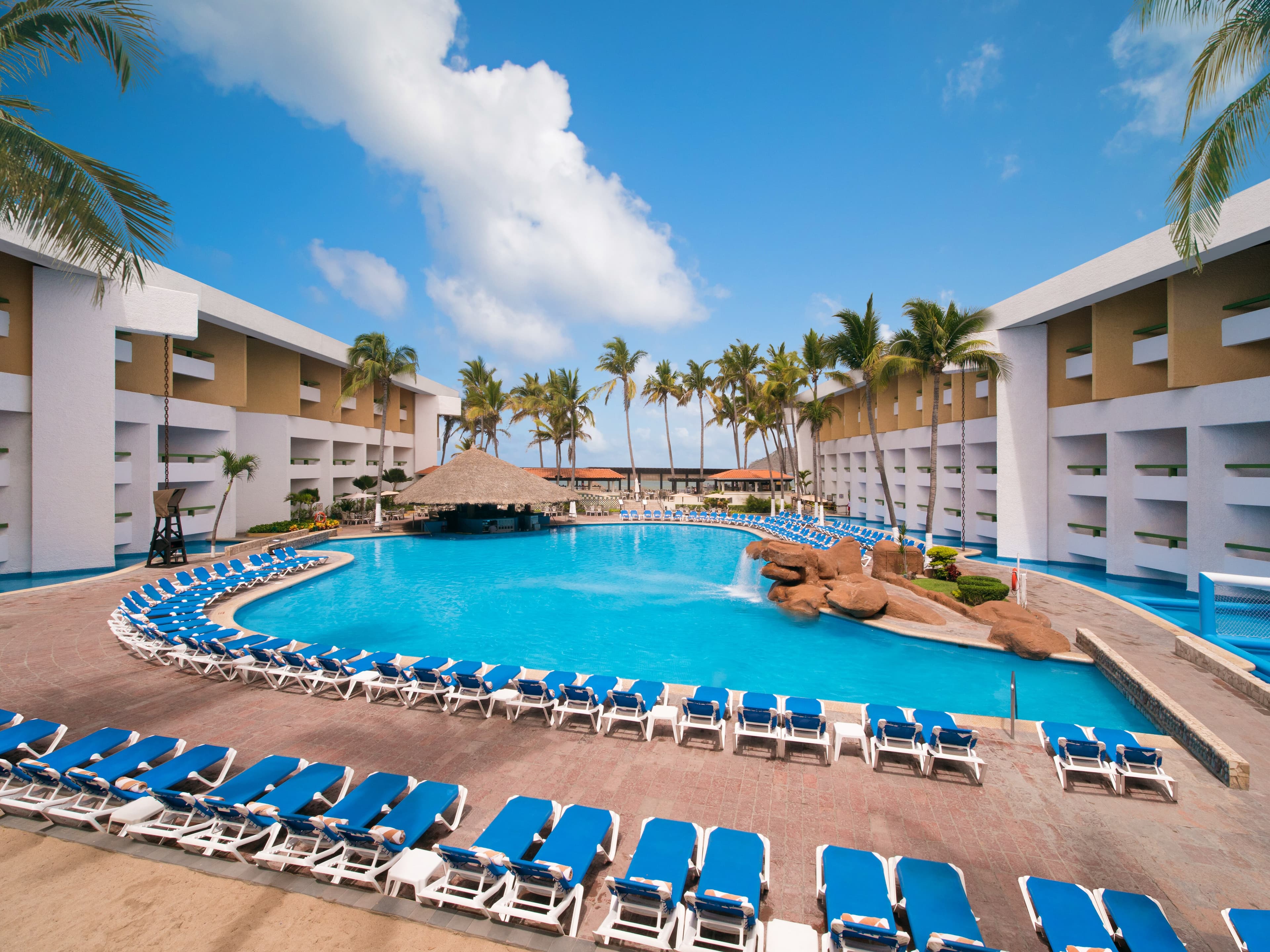 El Cid Castilla Beach Hotel - Image 1