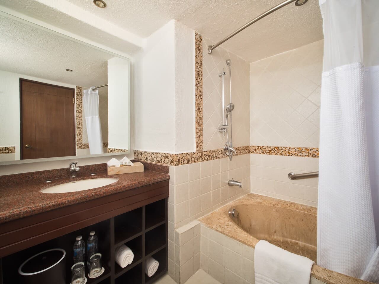 El Cid La Ceiba Beach Hotel - Image 3