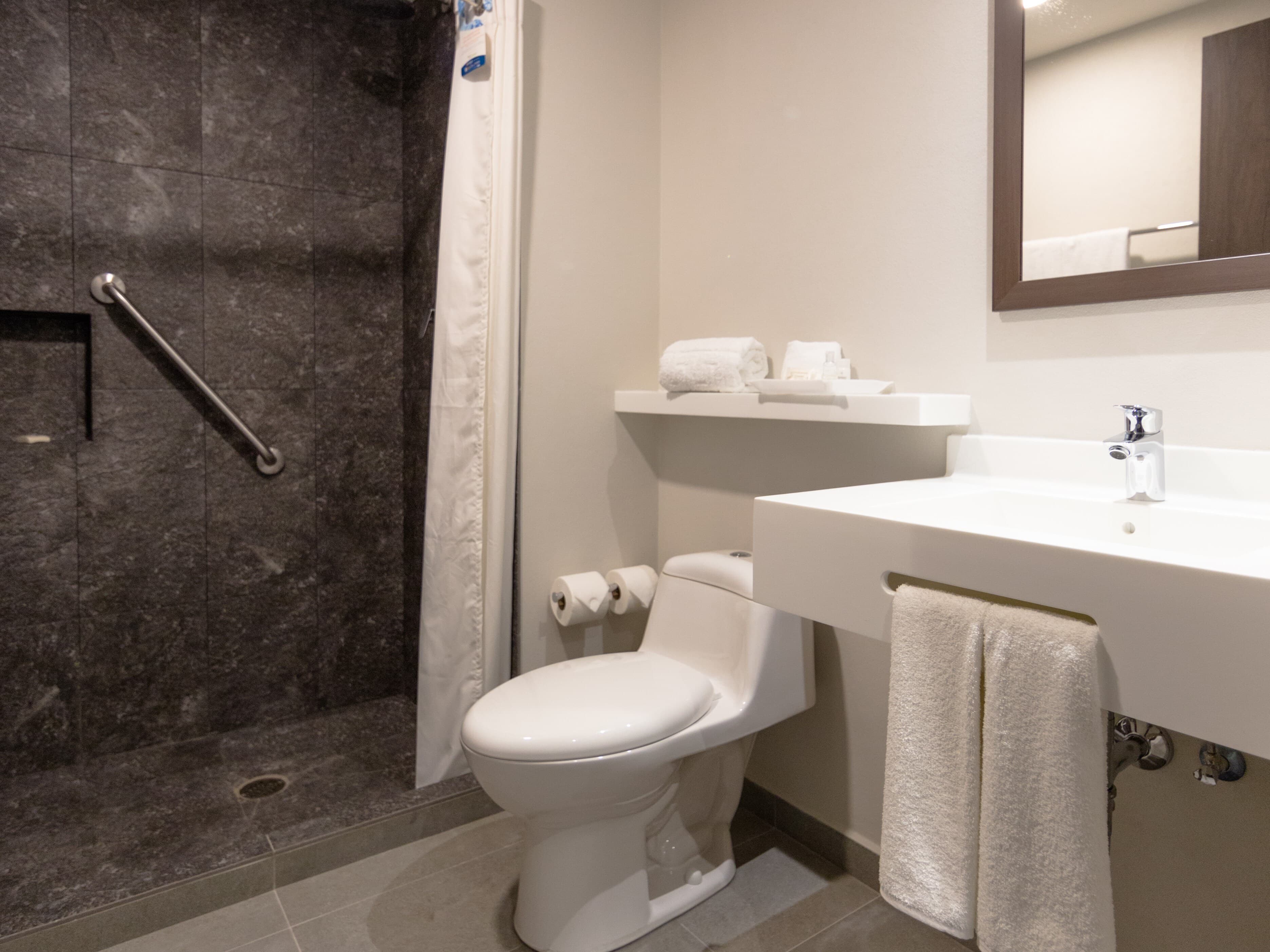 Sleep Inn Guadalajara Galerias - Image 3
