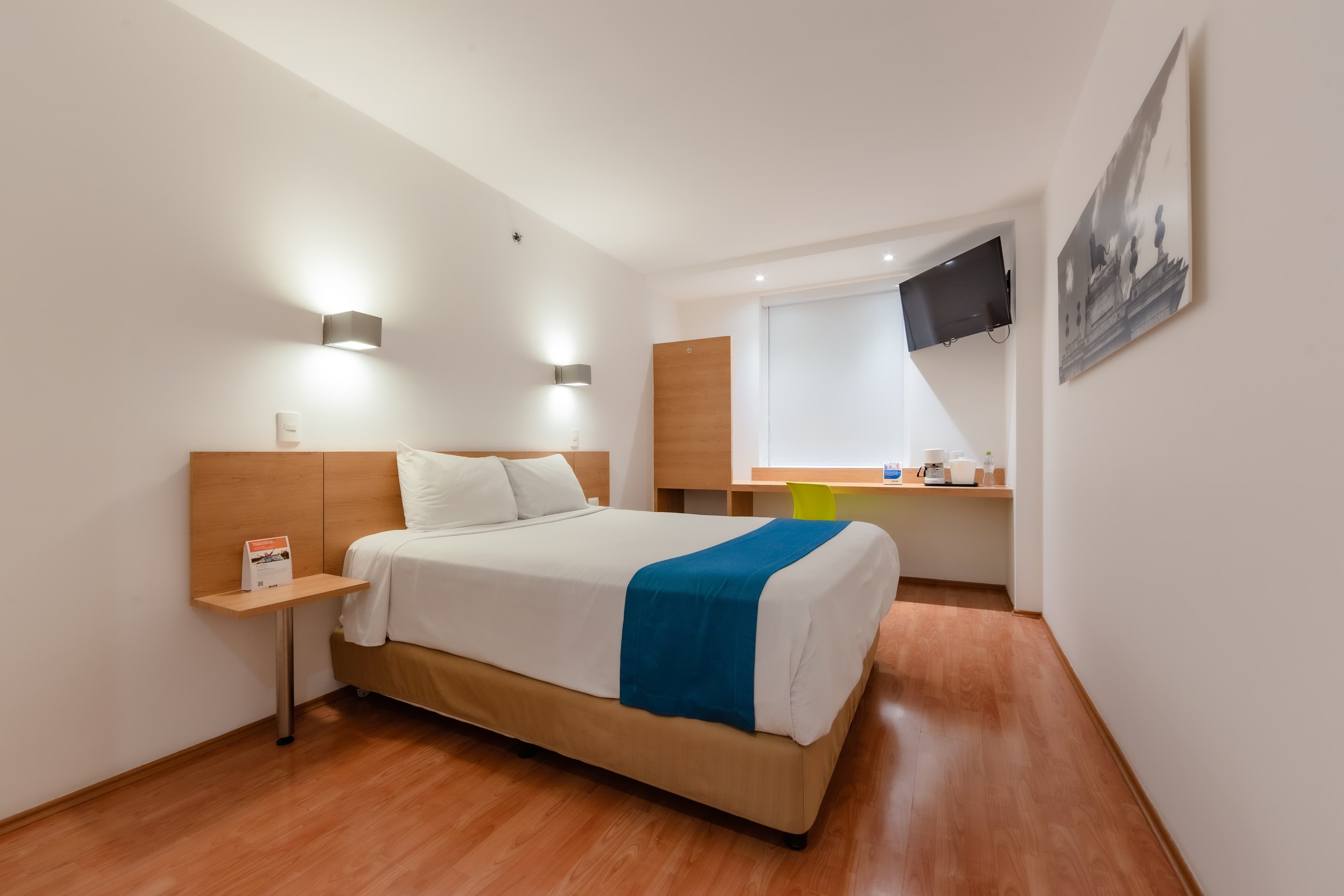 Sleep Inn Leon Antares — 2