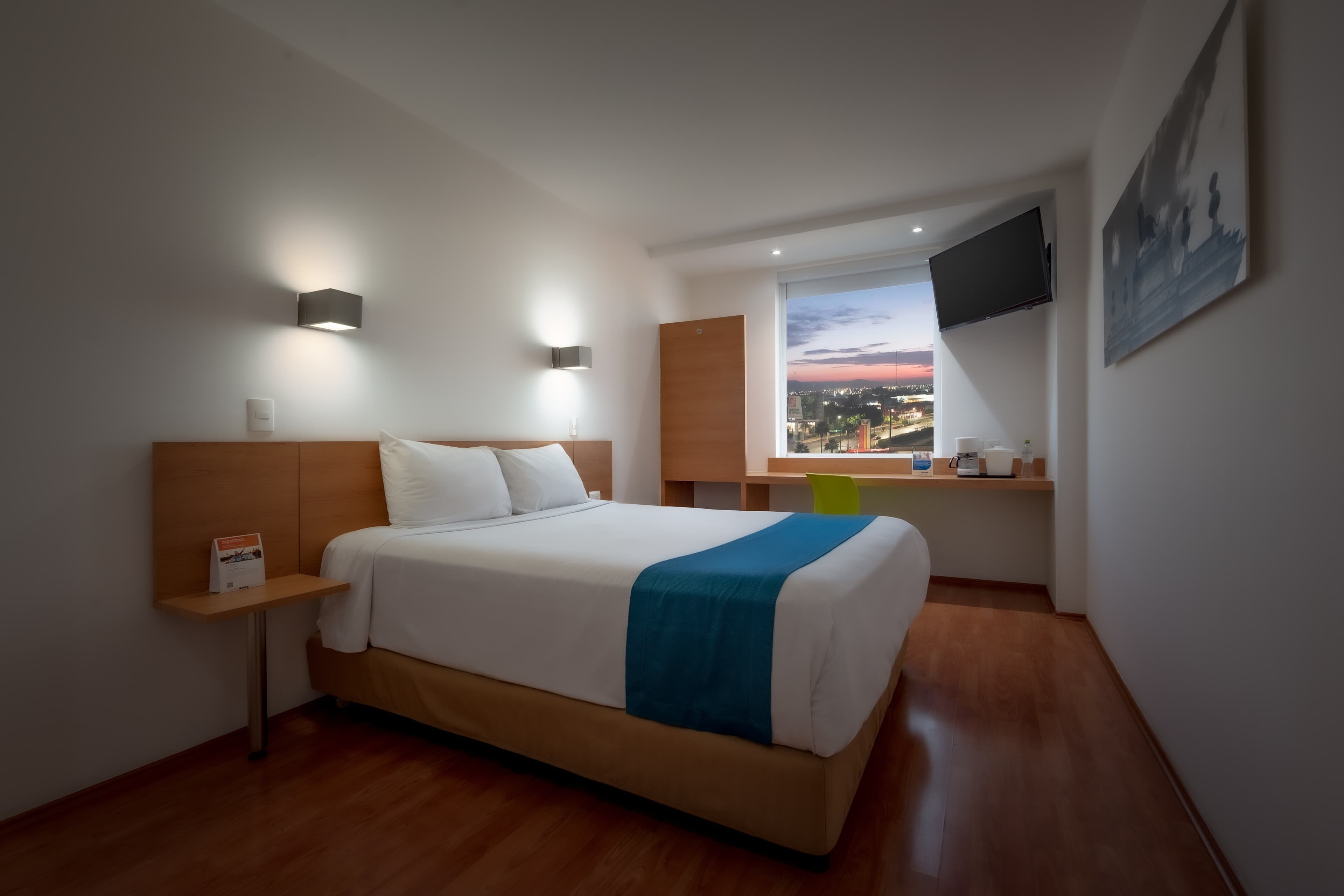 Sleep Inn Leon Antares — 5