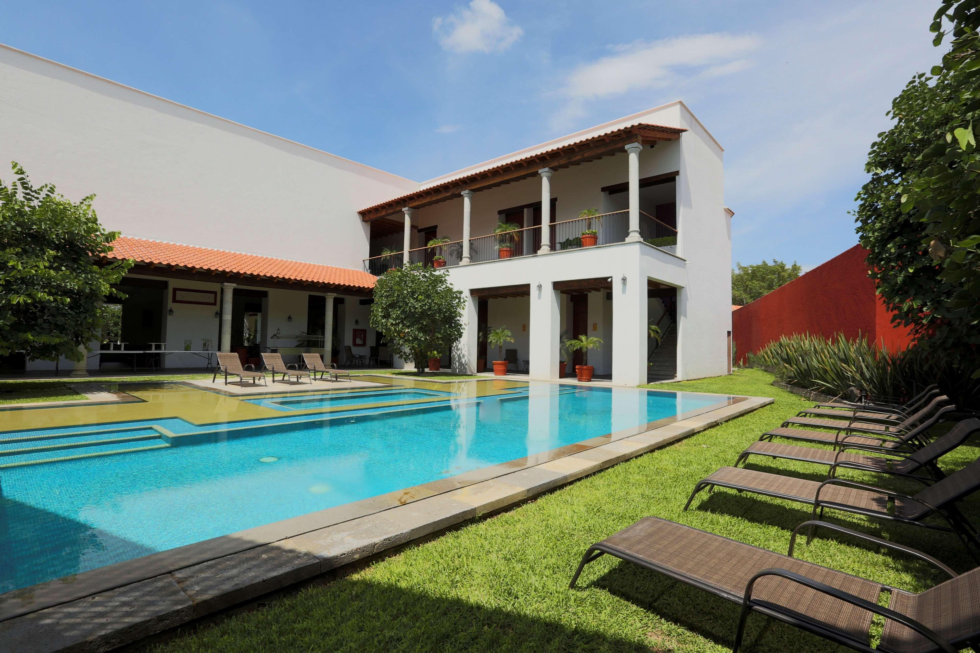 Radisson Hotel Cuernavaca - Image 1