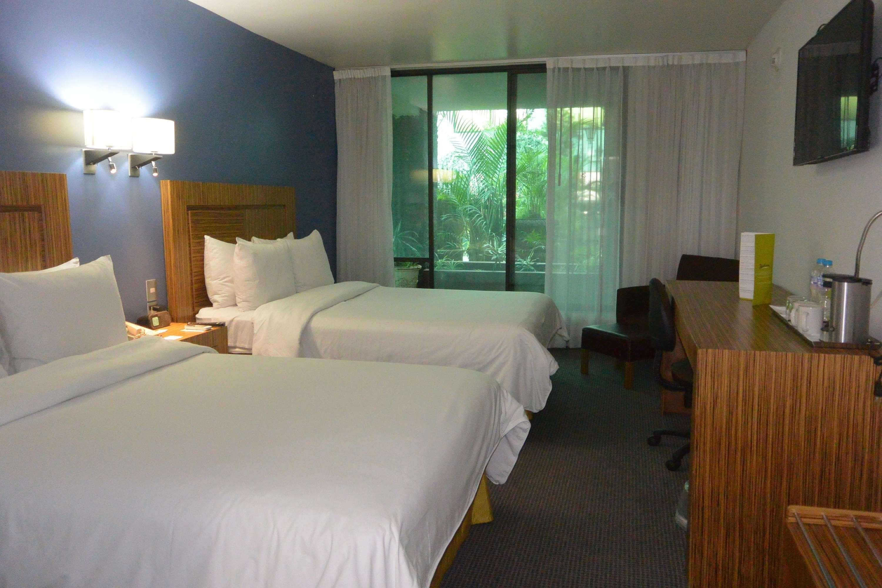 Radisson Hotel & Convention Center Toluca - Image 2