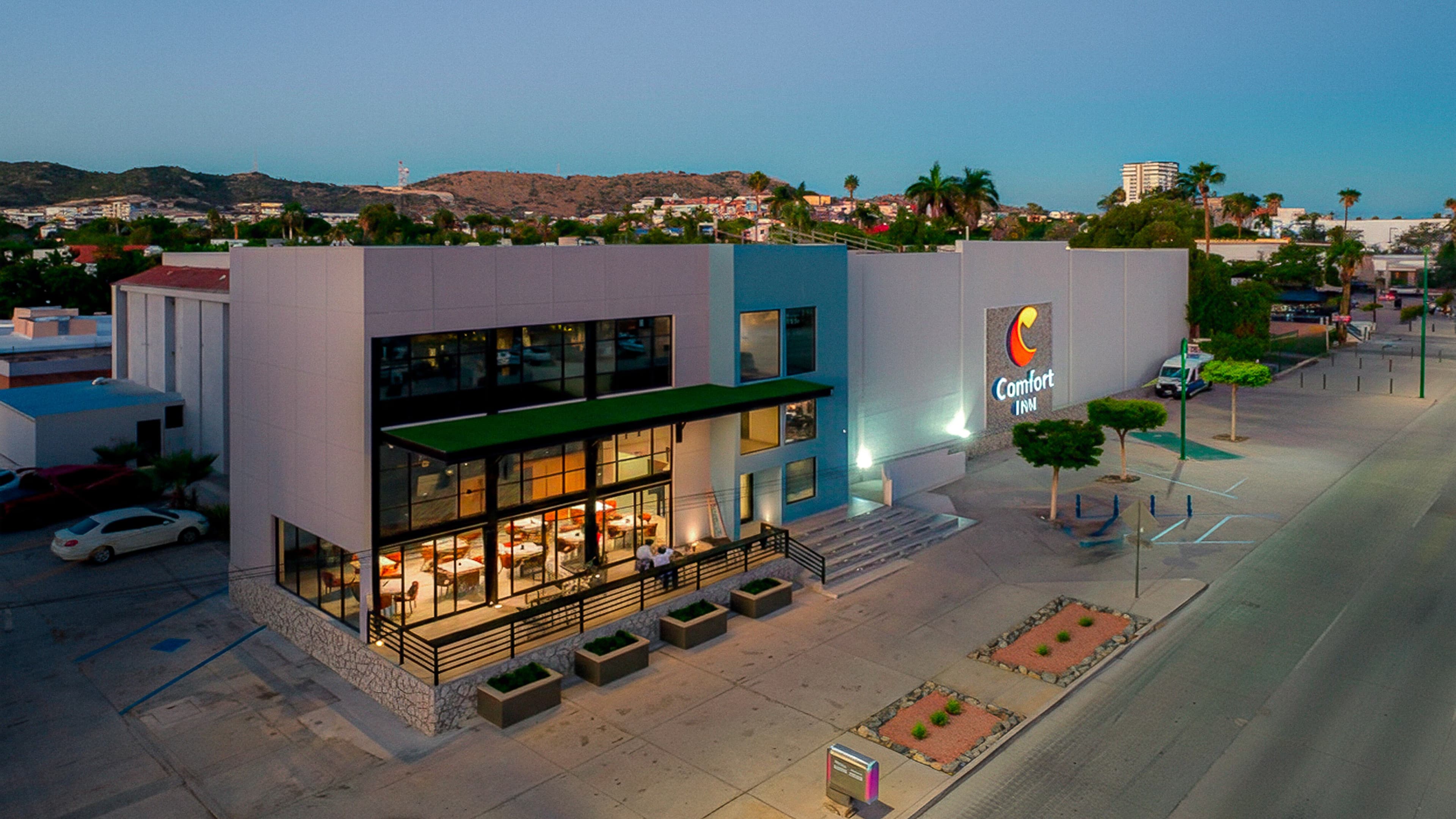 Comfort Inn Hermosillo Pitic - Image 1