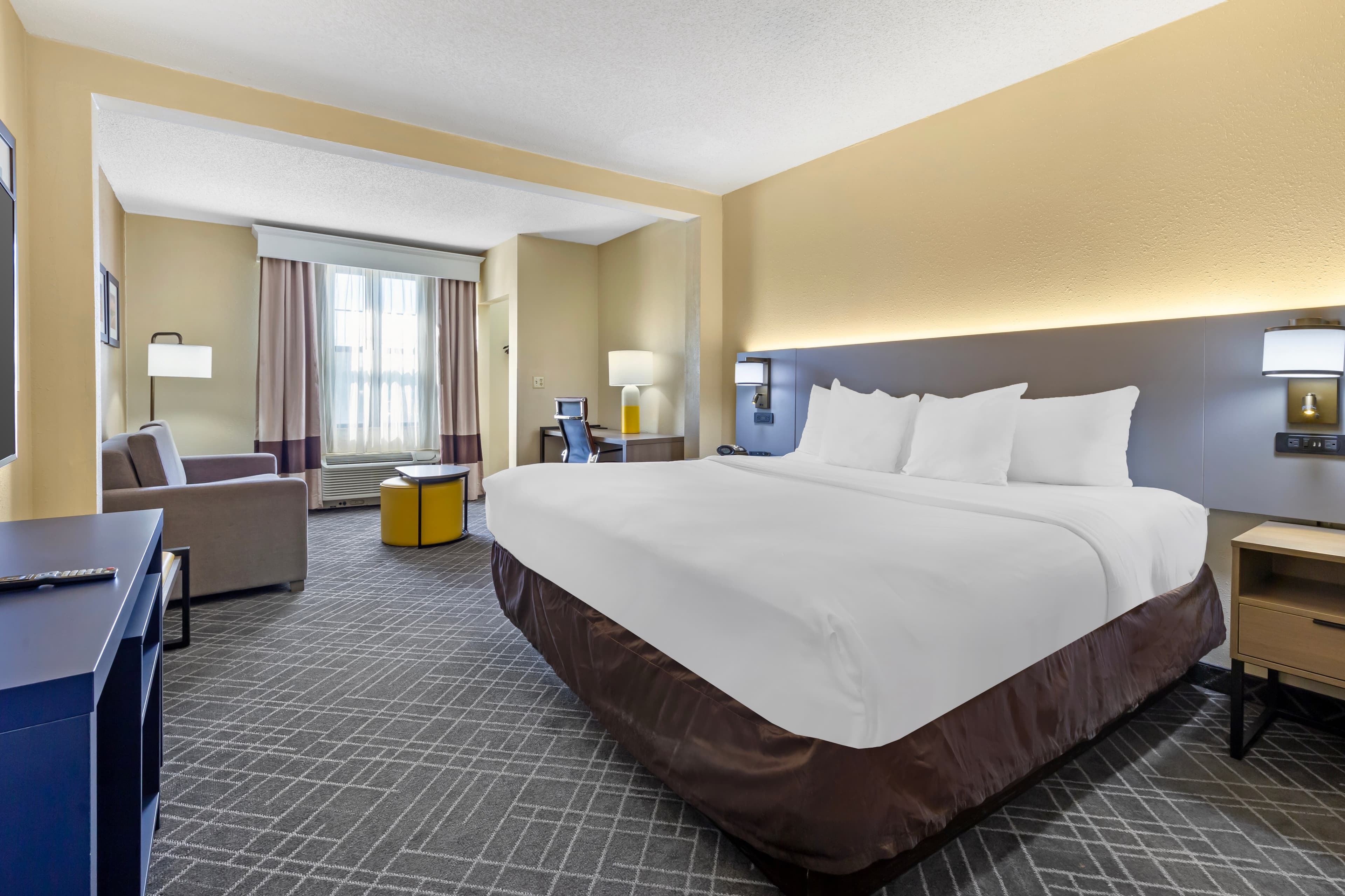 Comfort Suites Hanes Mall — 11