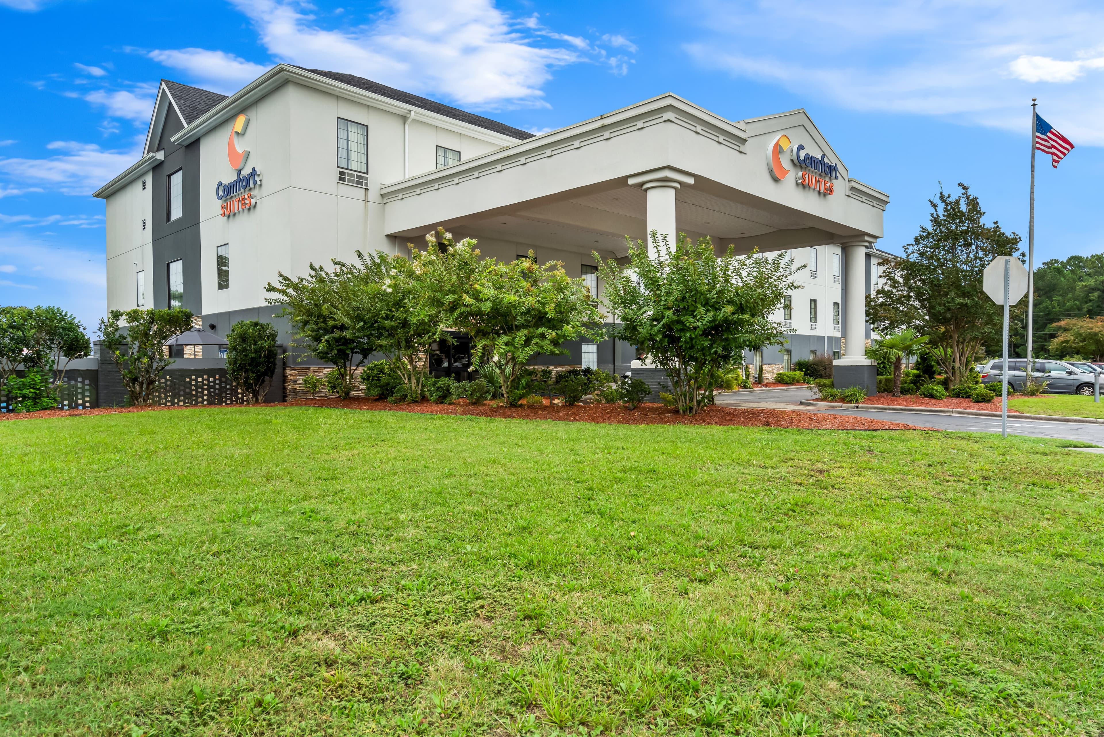 Comfort Suites Near Camp Lejeune - Image 1