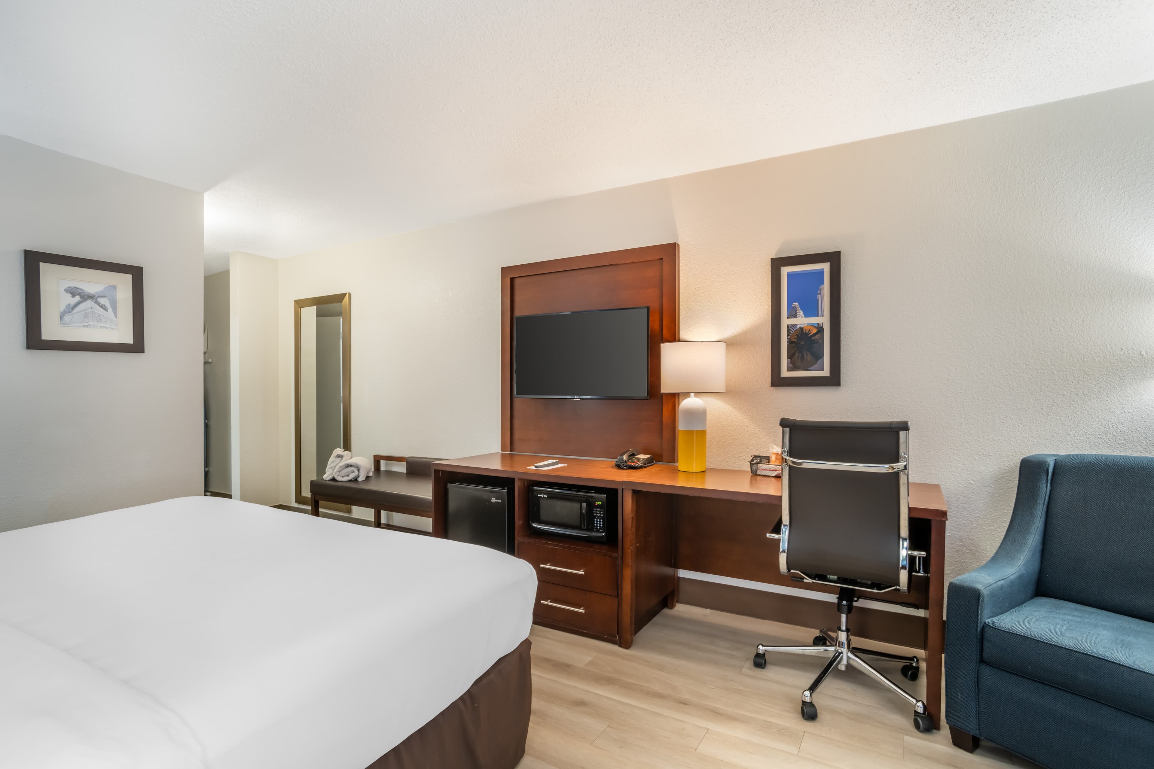 Comfort Inn Charlotte Airport Uptown - Image 3
