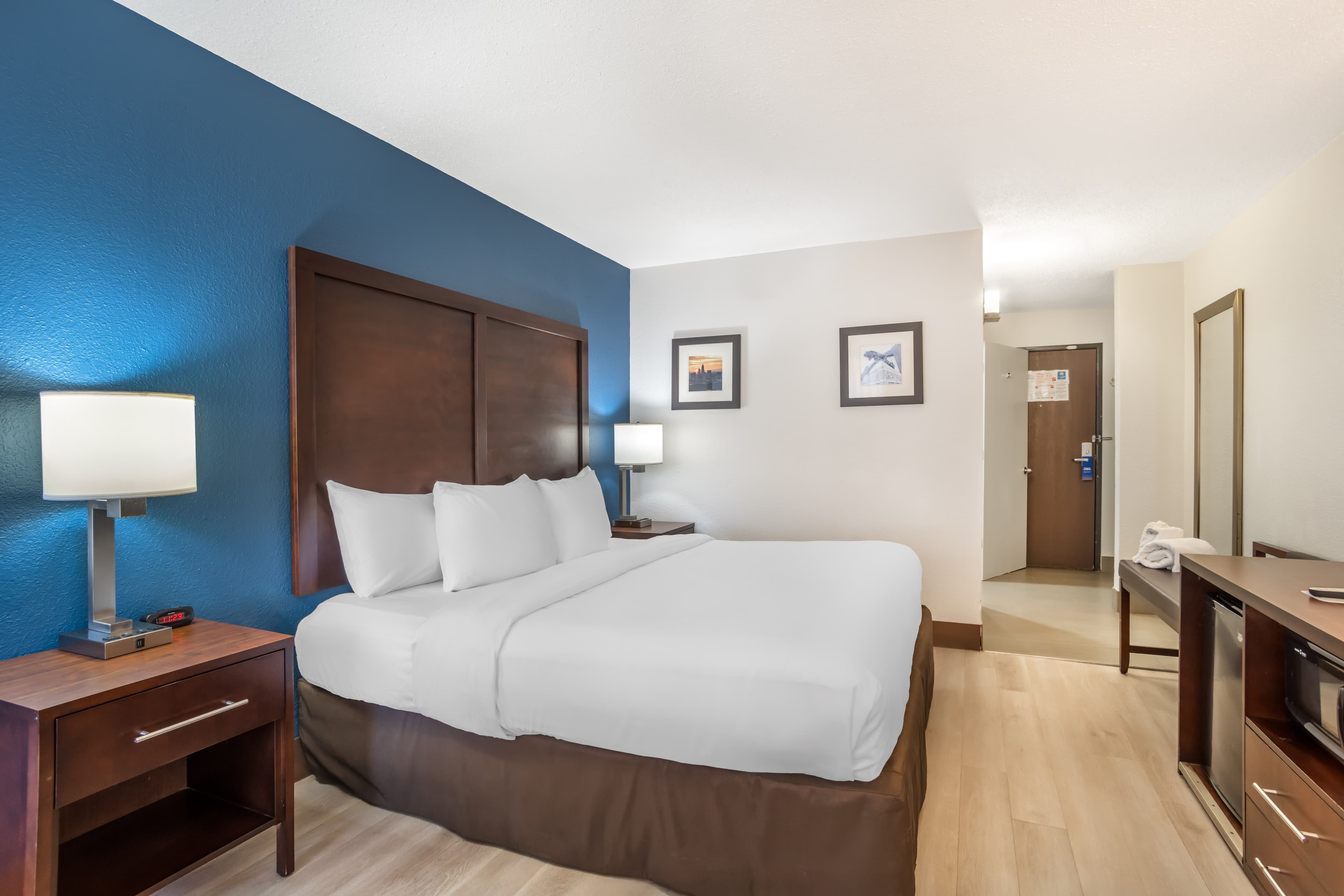 Comfort Inn Charlotte Airport Uptown - Image 4