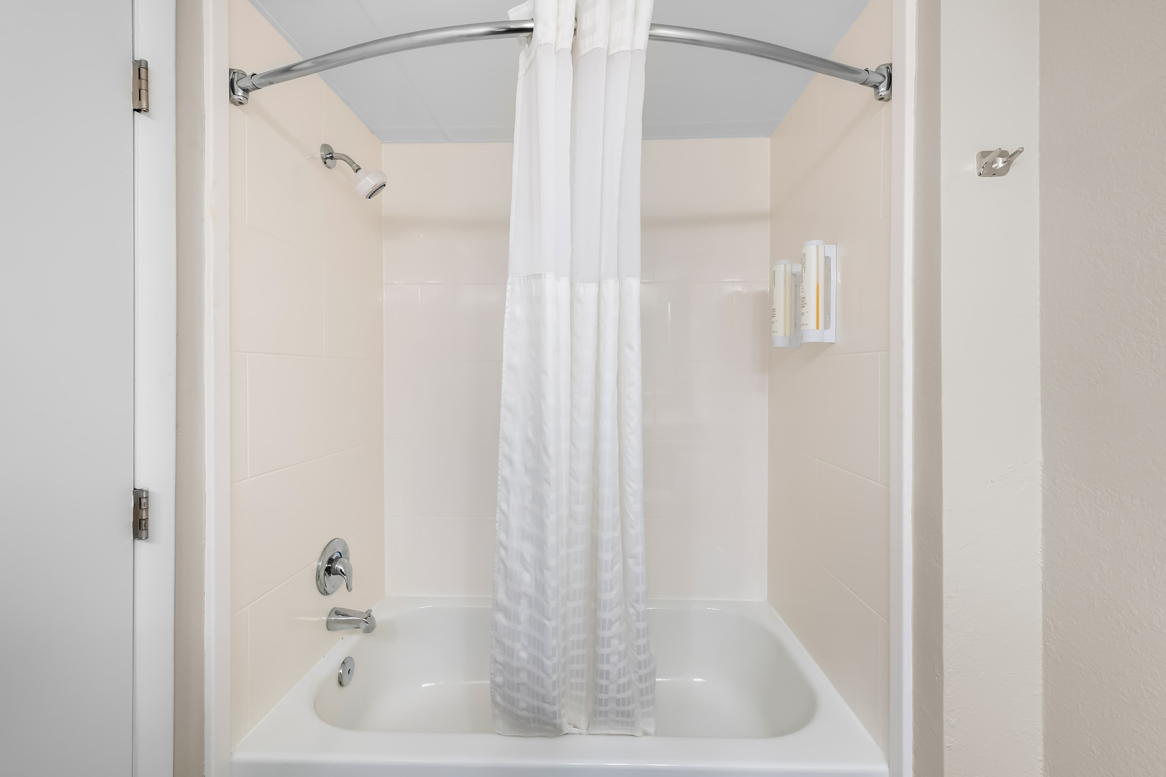 Clarion Pointe Apex - Holly Springs — 25