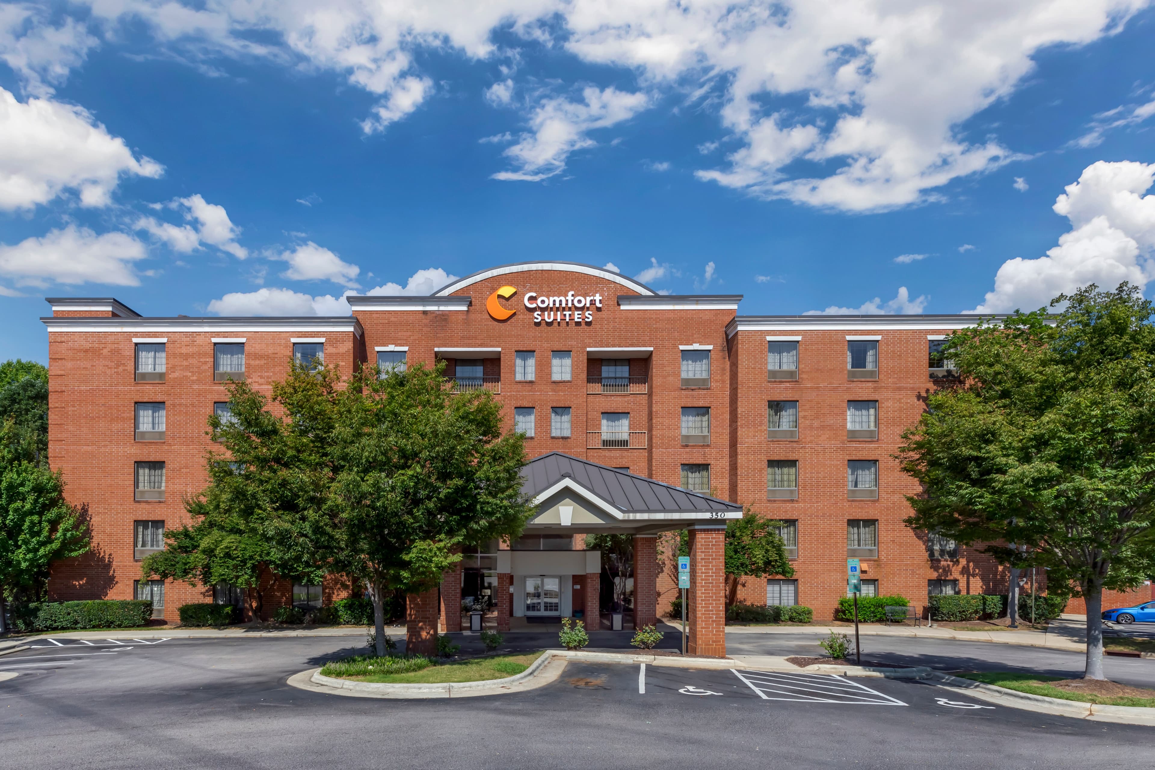 Comfort Suites Regency Park - Image 1