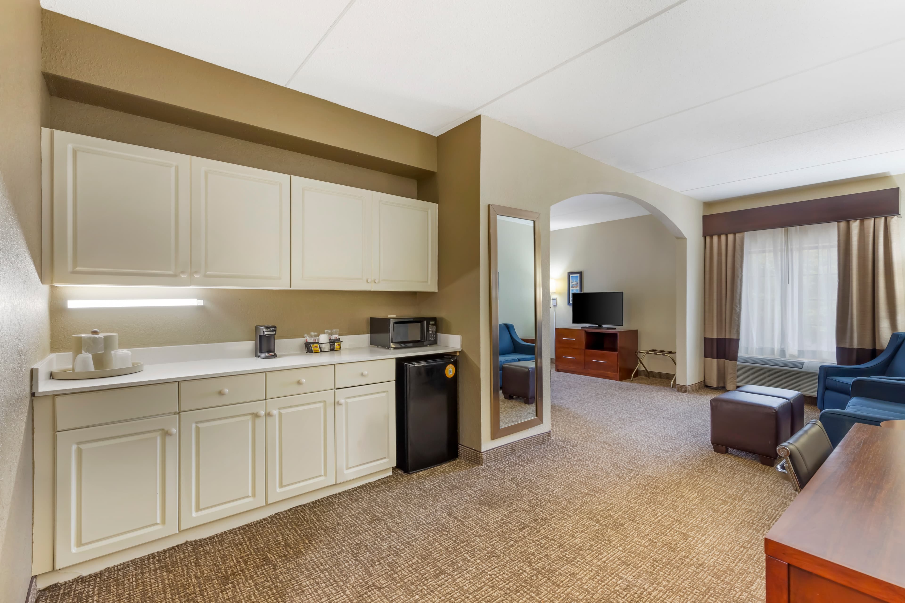 Comfort Suites Regency Park — 15
