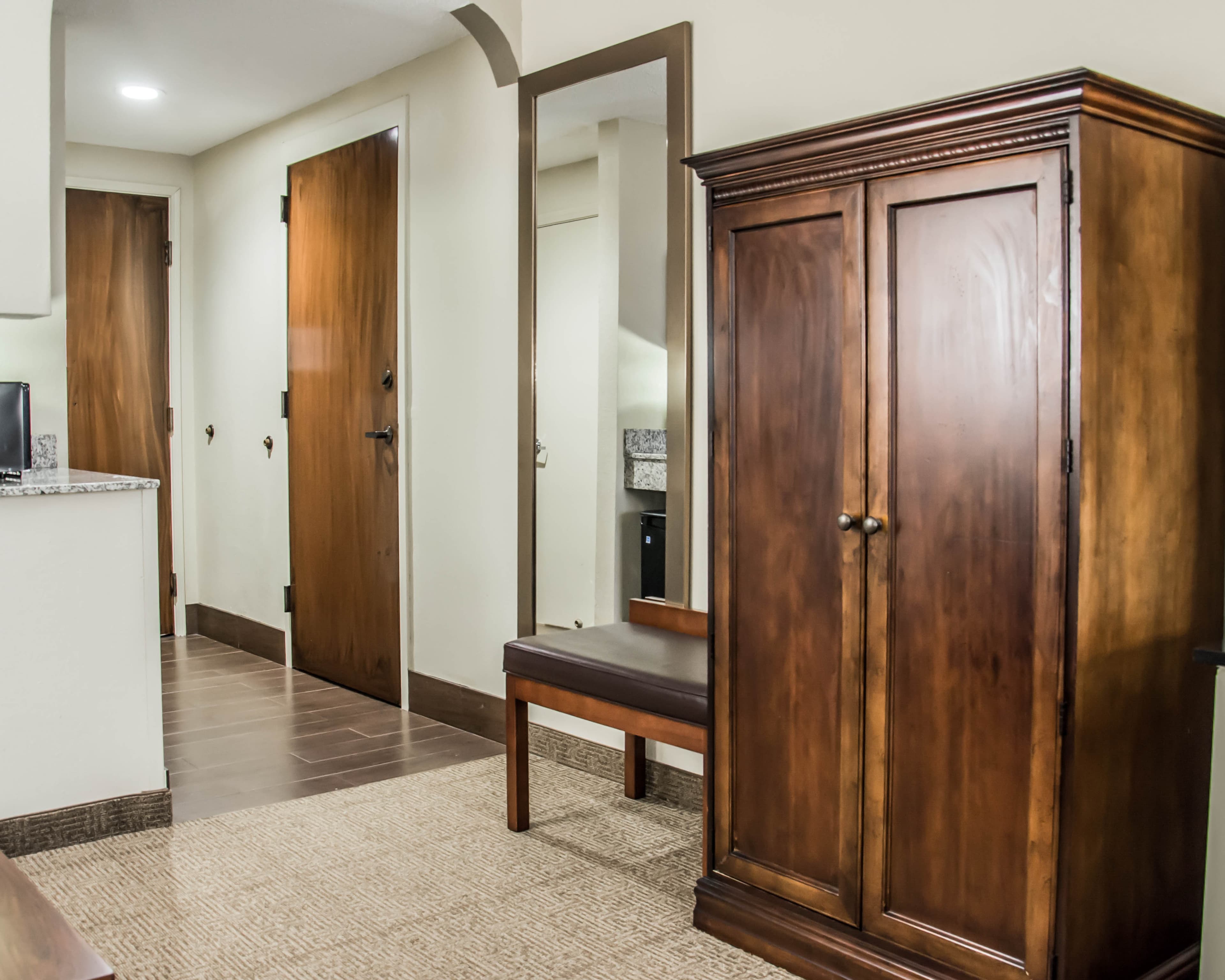Comfort Suites University - Research Park - Image 3