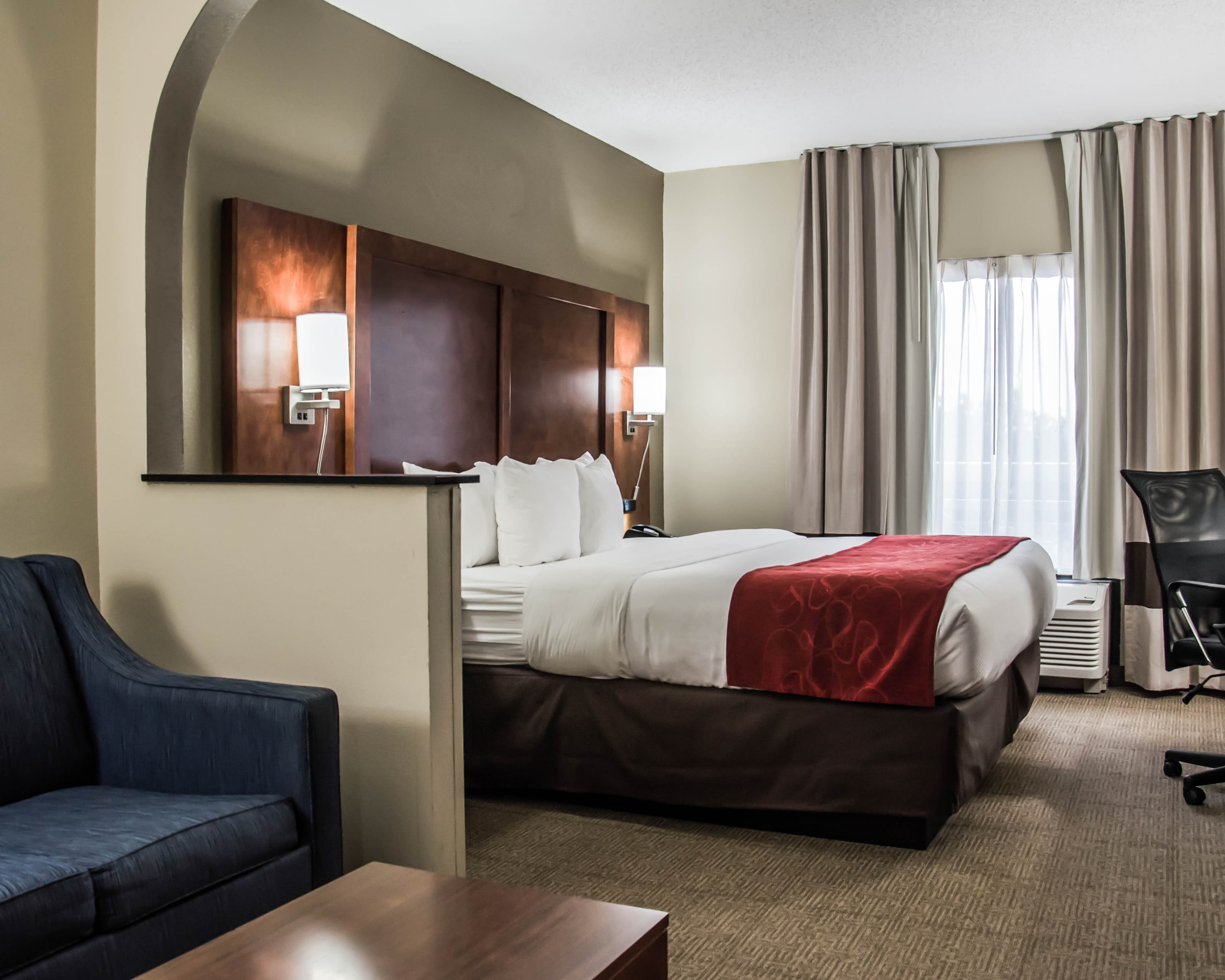 Comfort Suites University - Research Park - Image 1