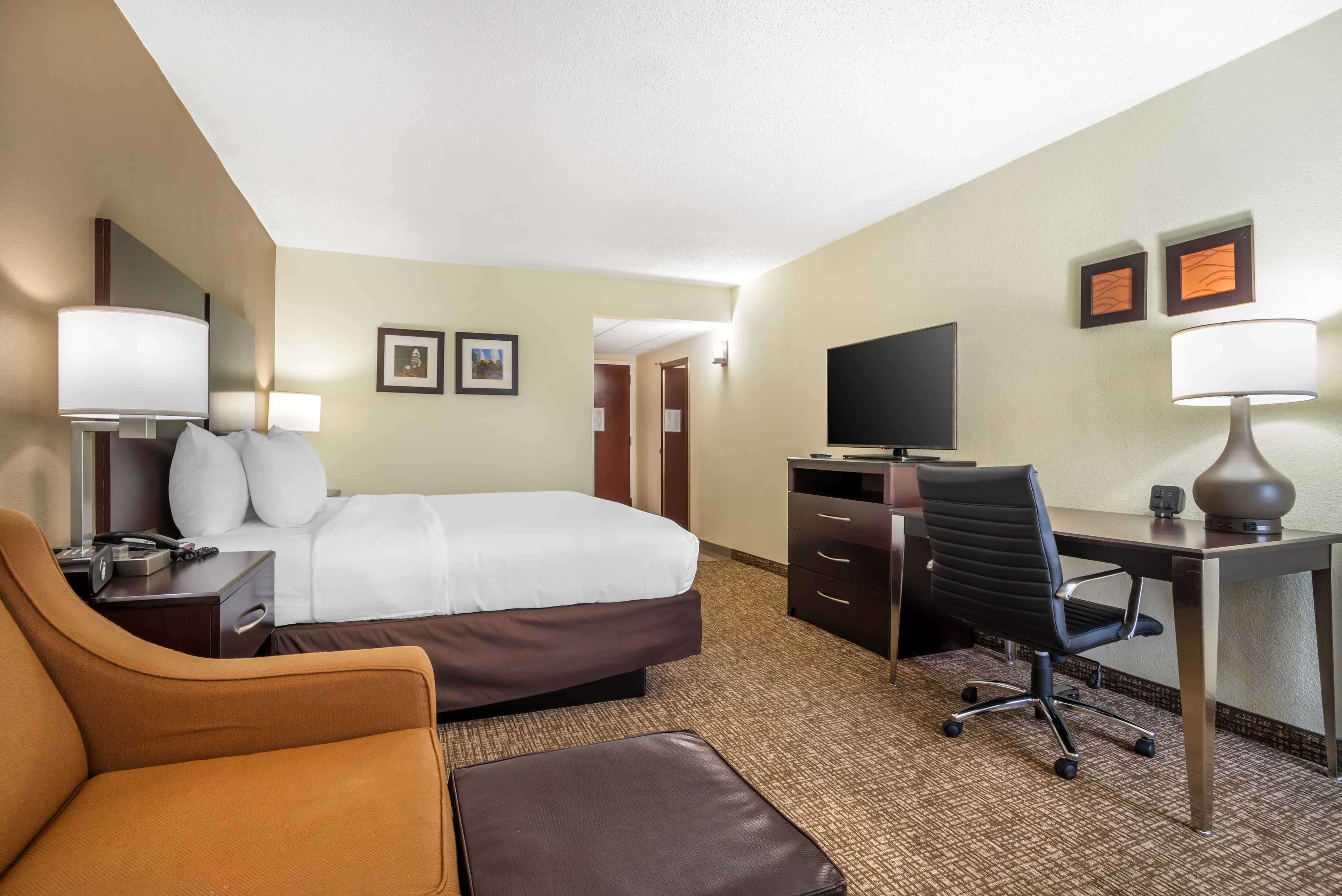 Comfort Inn & Suites Cornelius Lake Norman - Image 5