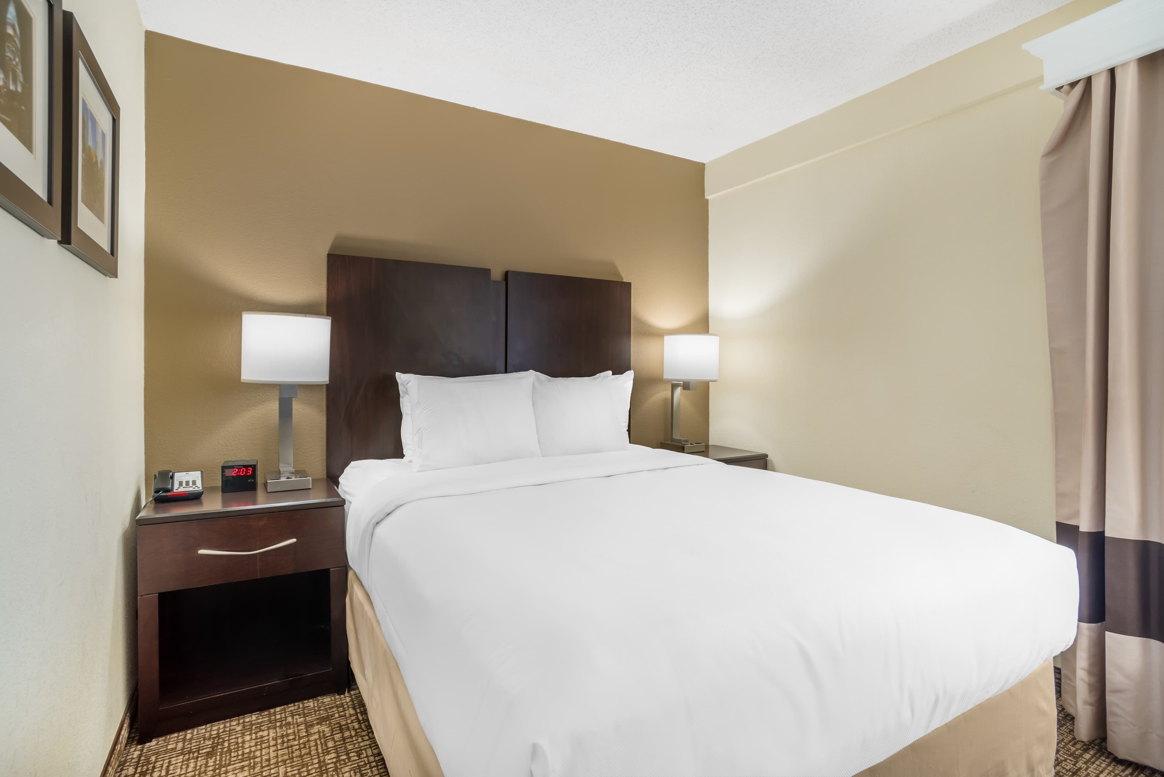 Comfort Inn & Suites Cornelius Lake Norman — 8