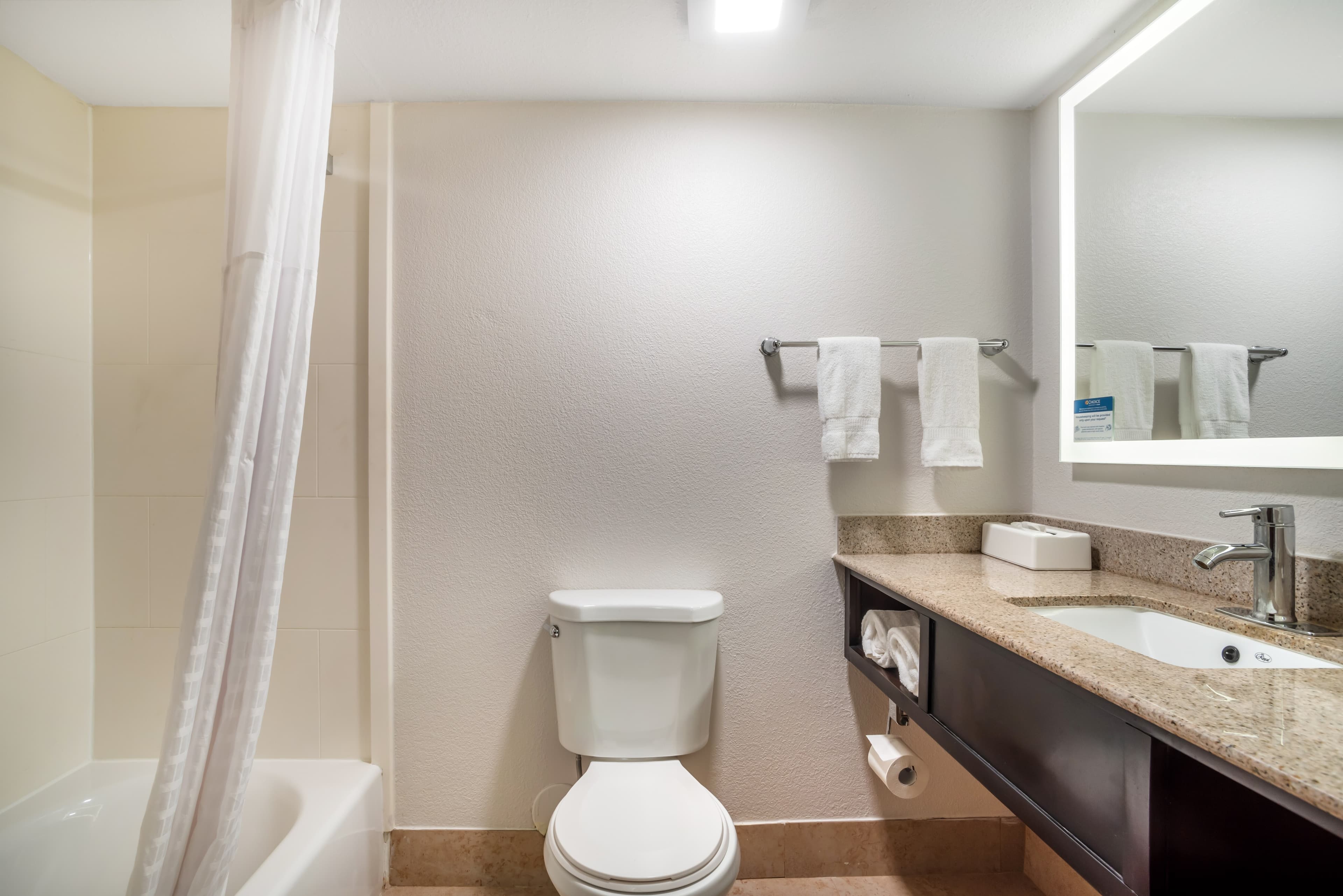 Comfort Inn & Suites Cornelius Lake Norman — 11