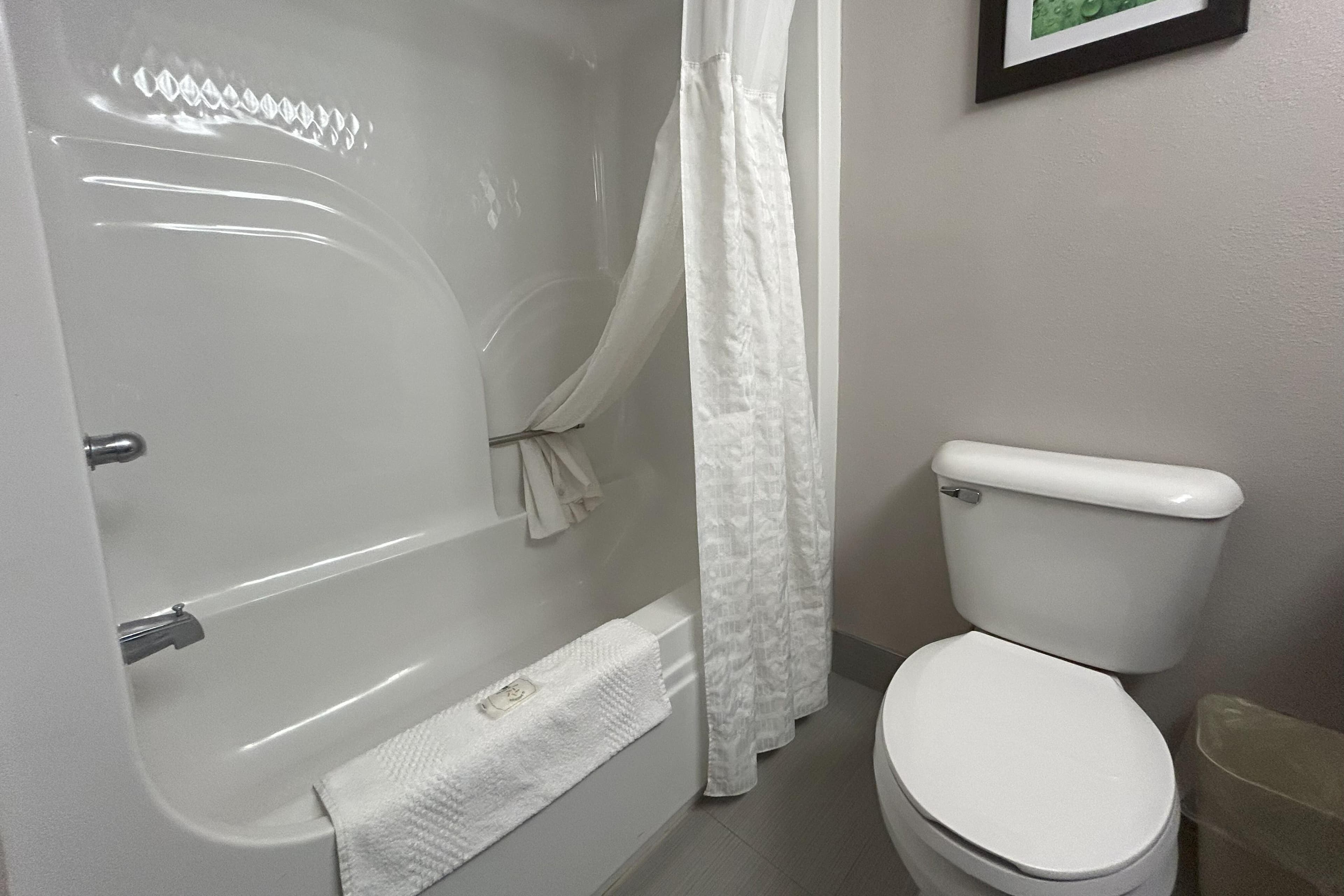 Quality Inn & Suites Tarboro - Kingsboro — 11