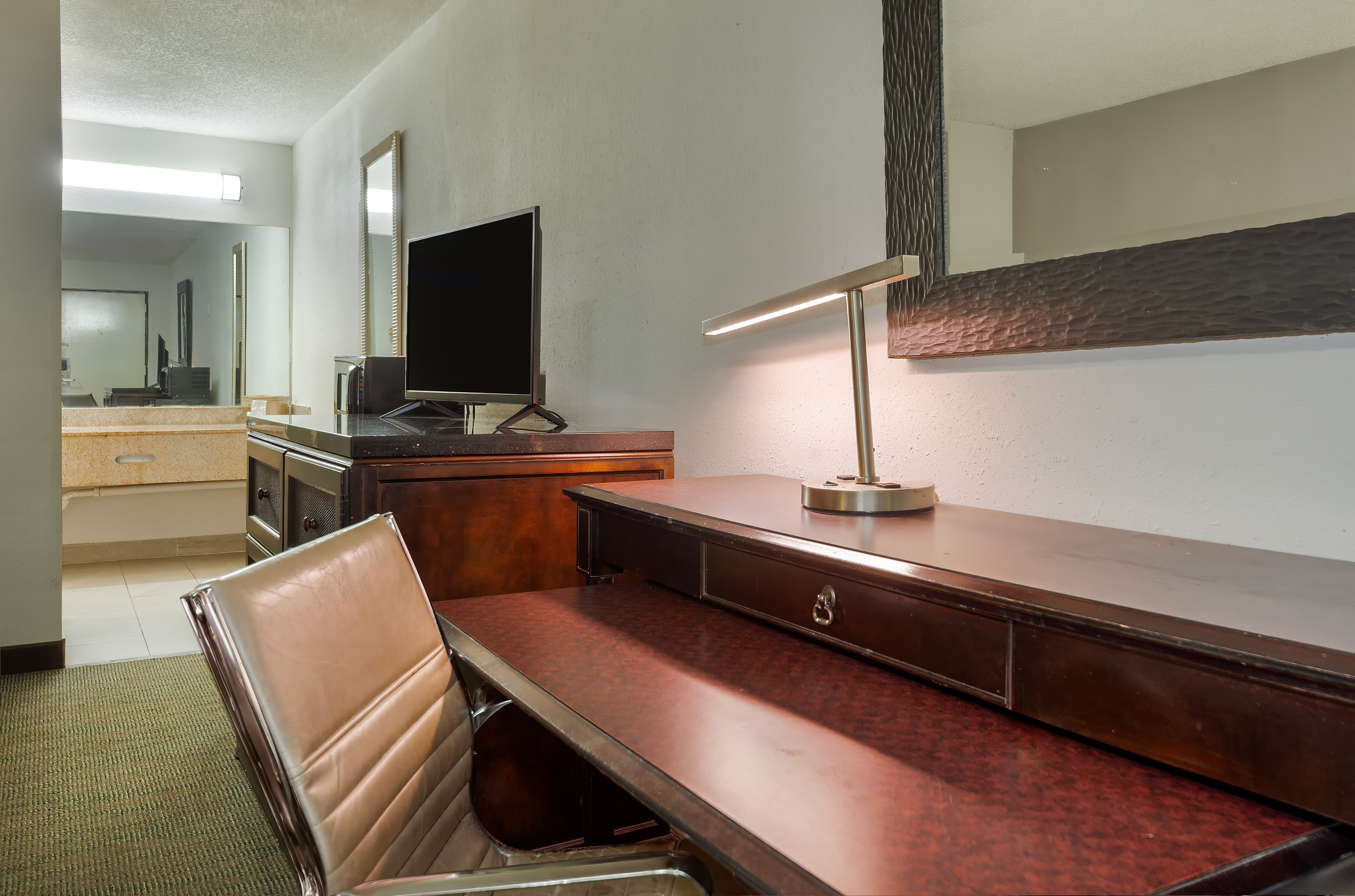 Rodeway Inn Lumberton Central - Image 4