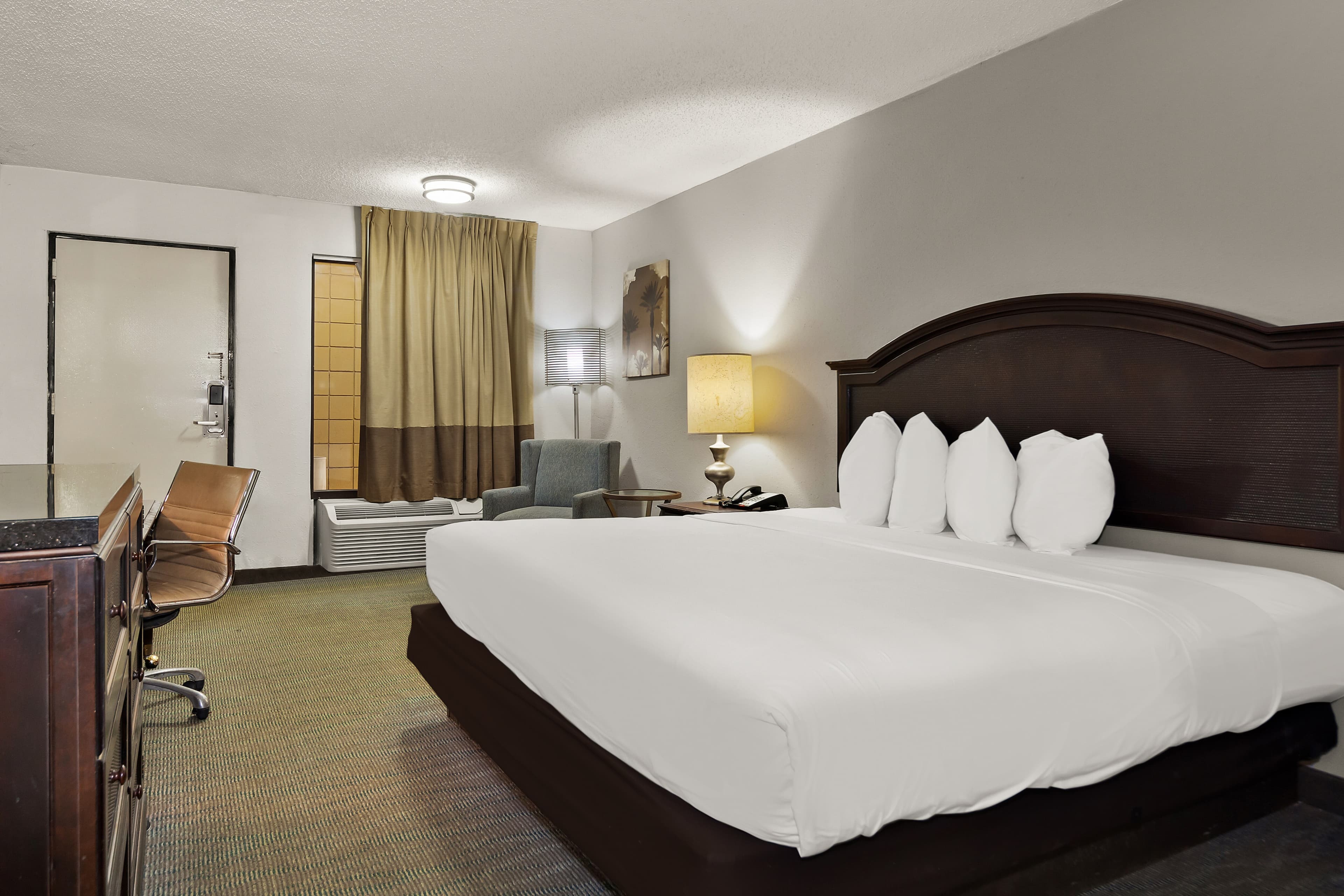 Rodeway Inn Lumberton Central - Image 5