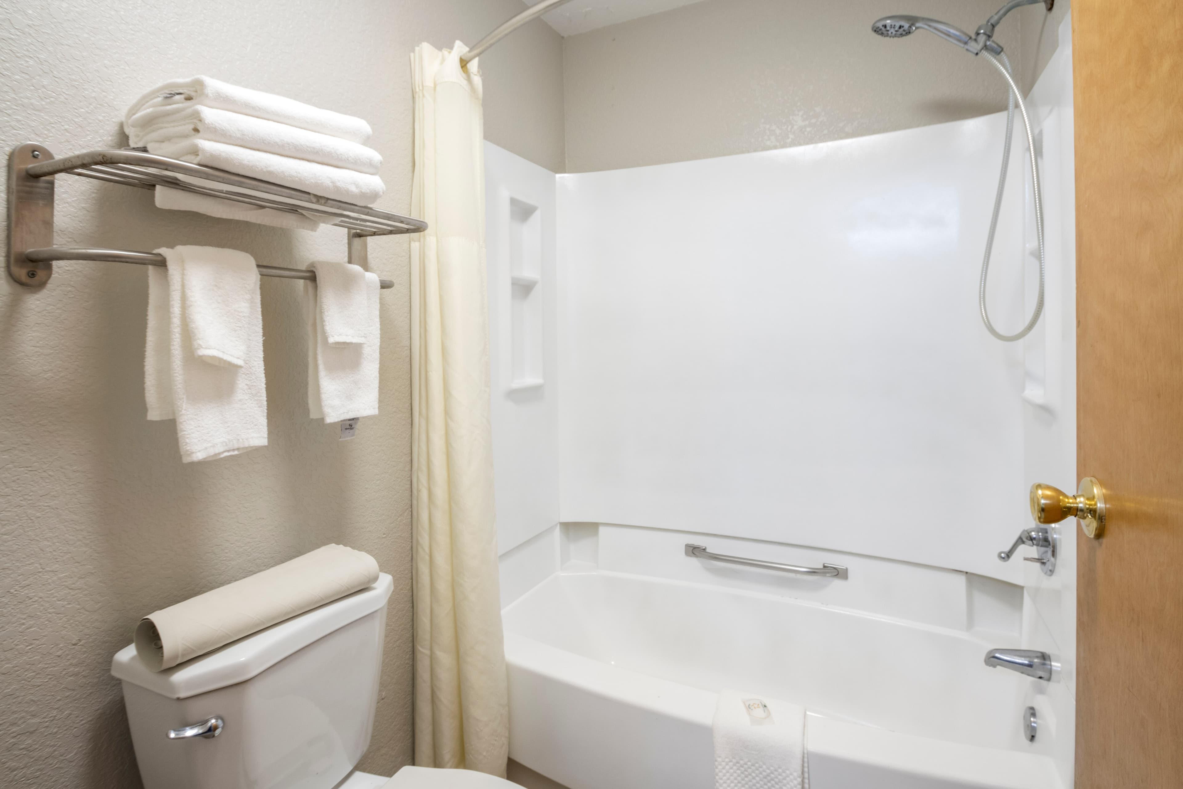 Quality Suites Hickory South — 22
