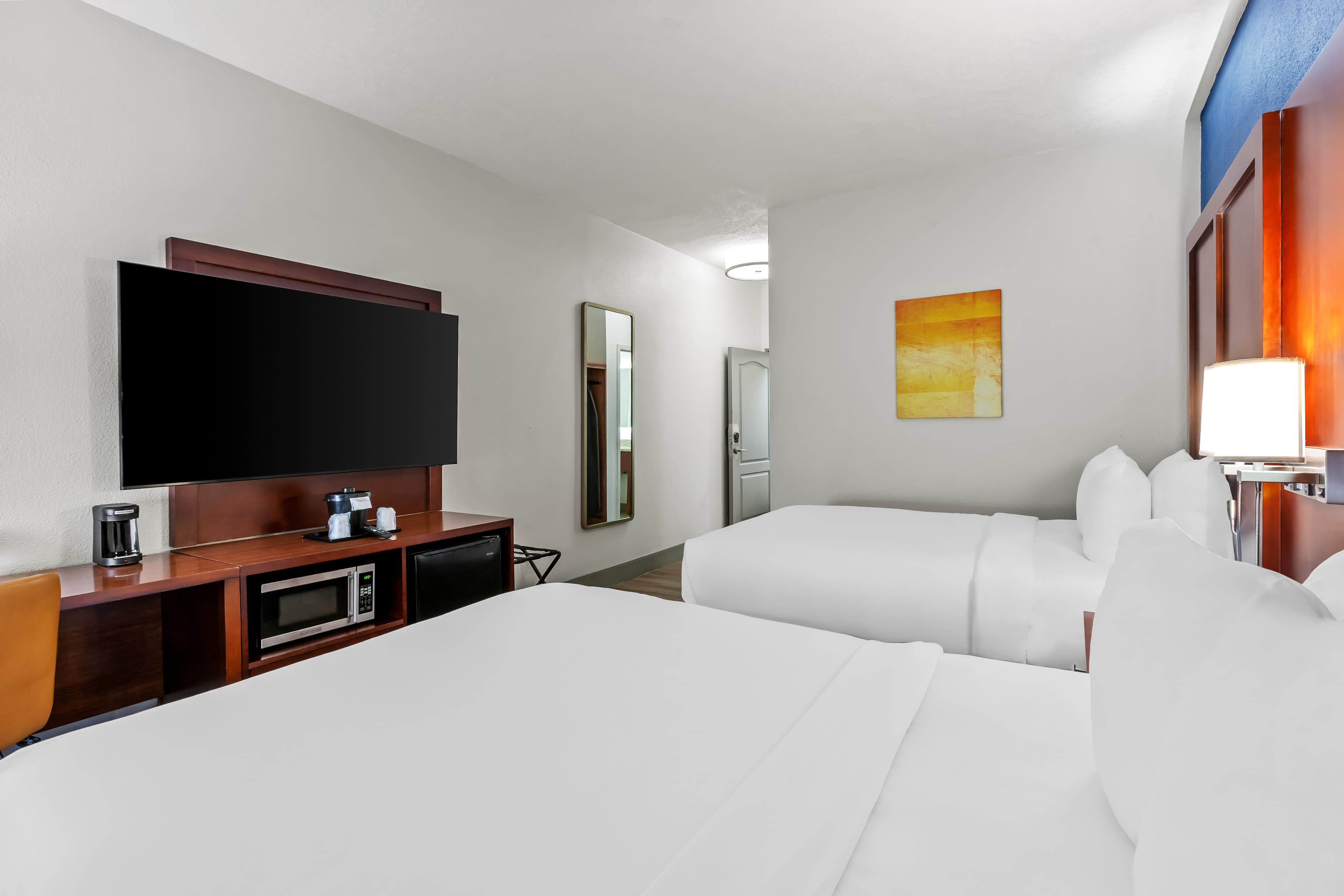 Comfort Inn - Image 5