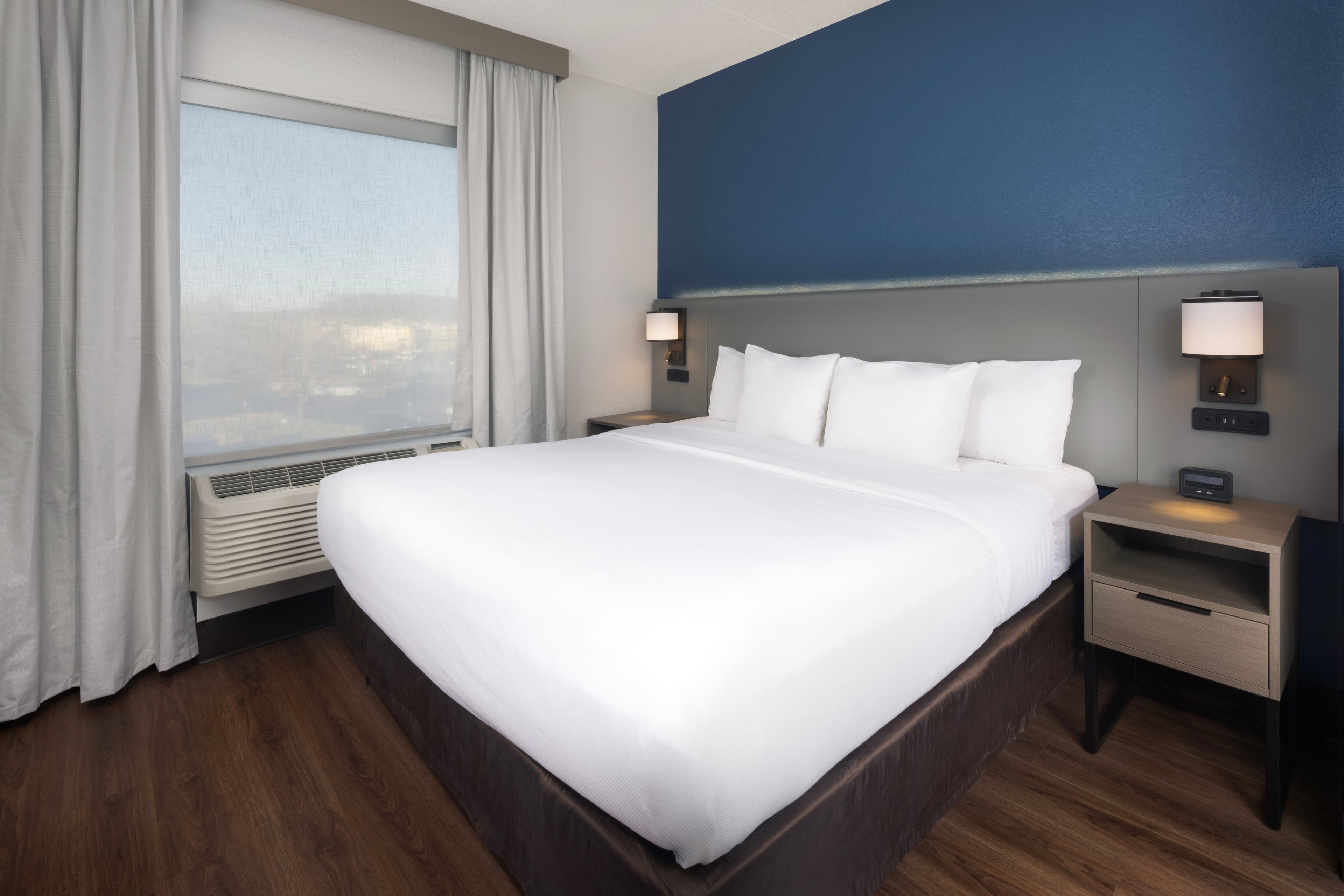 Comfort Suites Outlet Center — 2