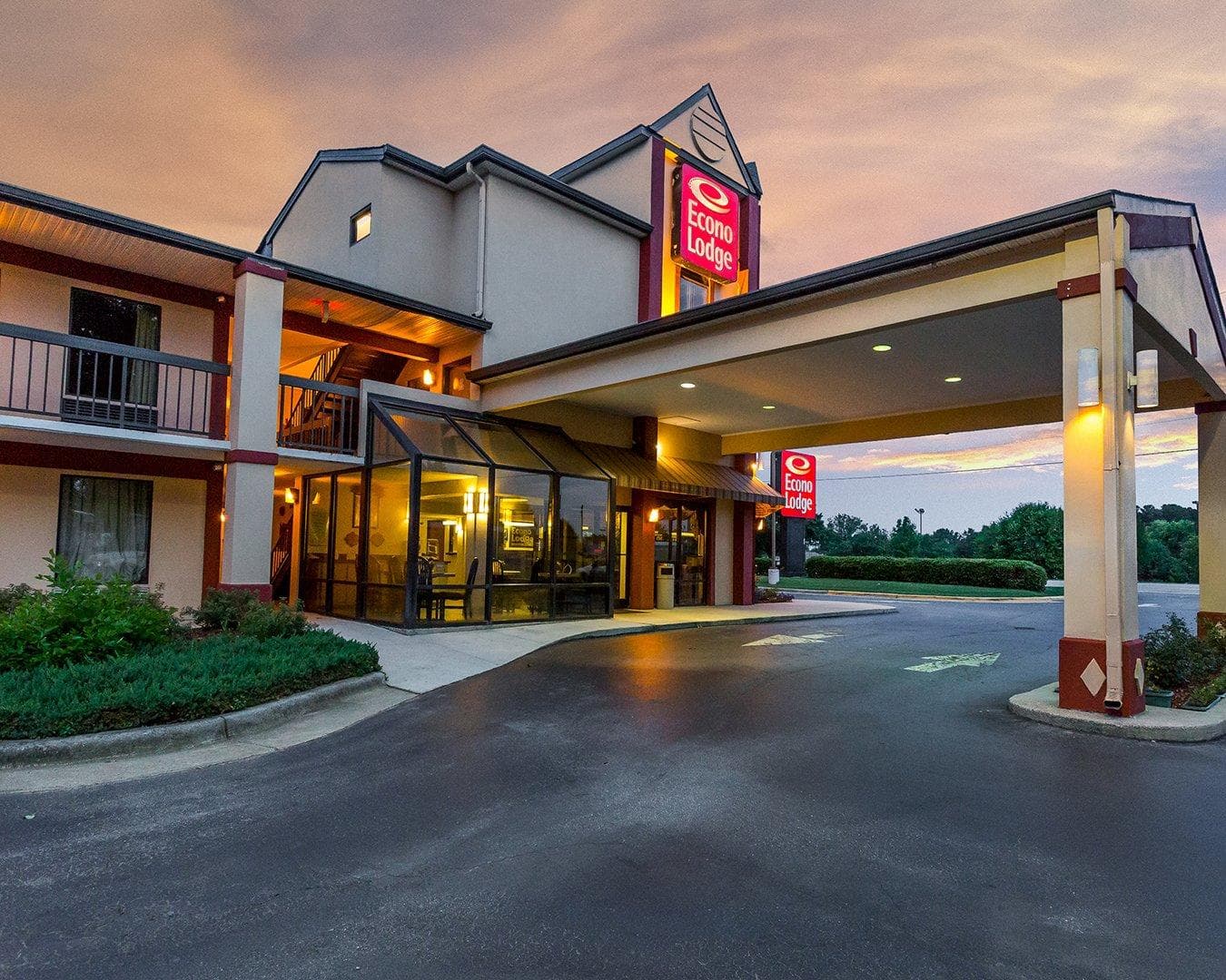 Econo Lodge Garner - Raleigh - Image 1