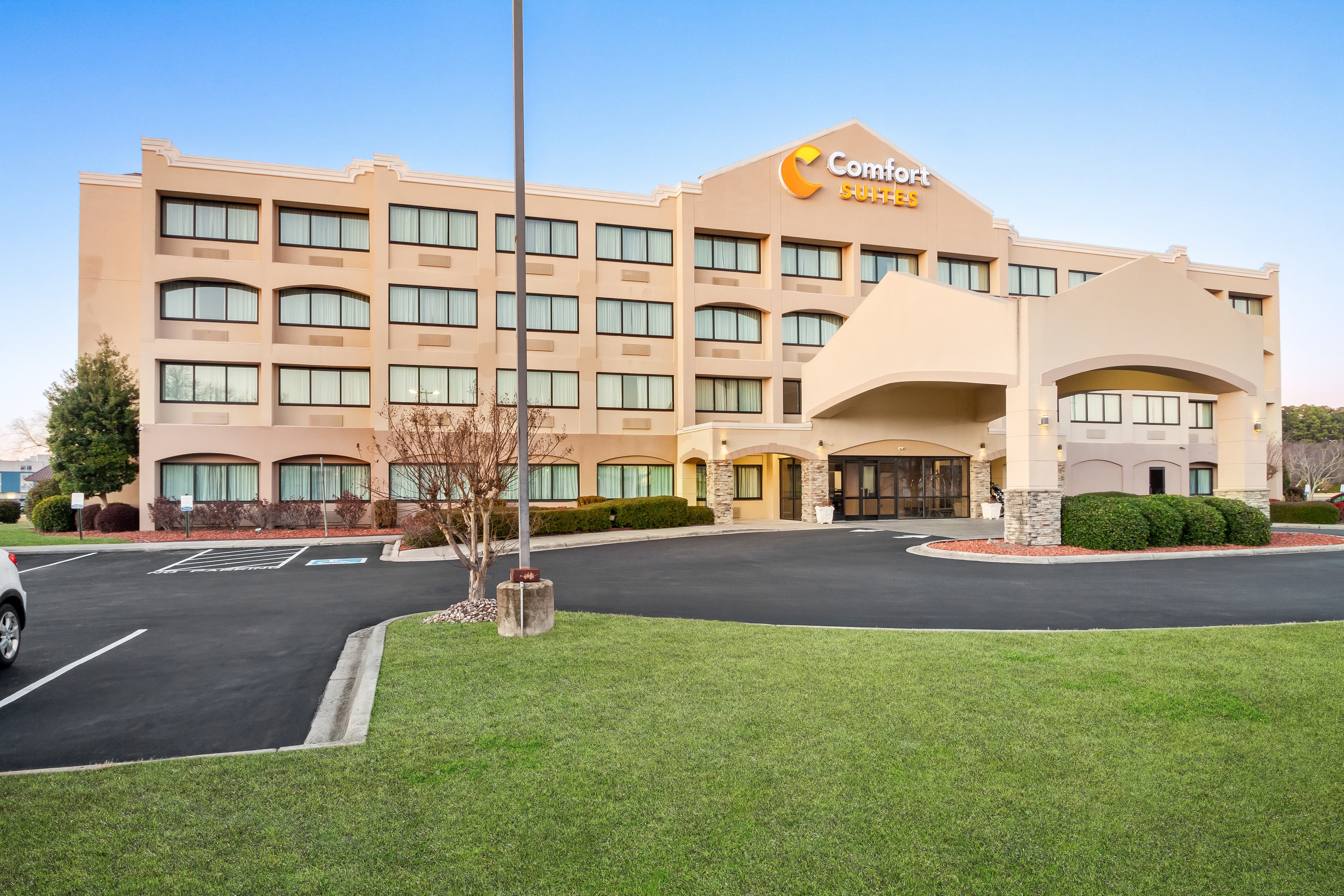 Comfort Suites Lumberton North - Image 1