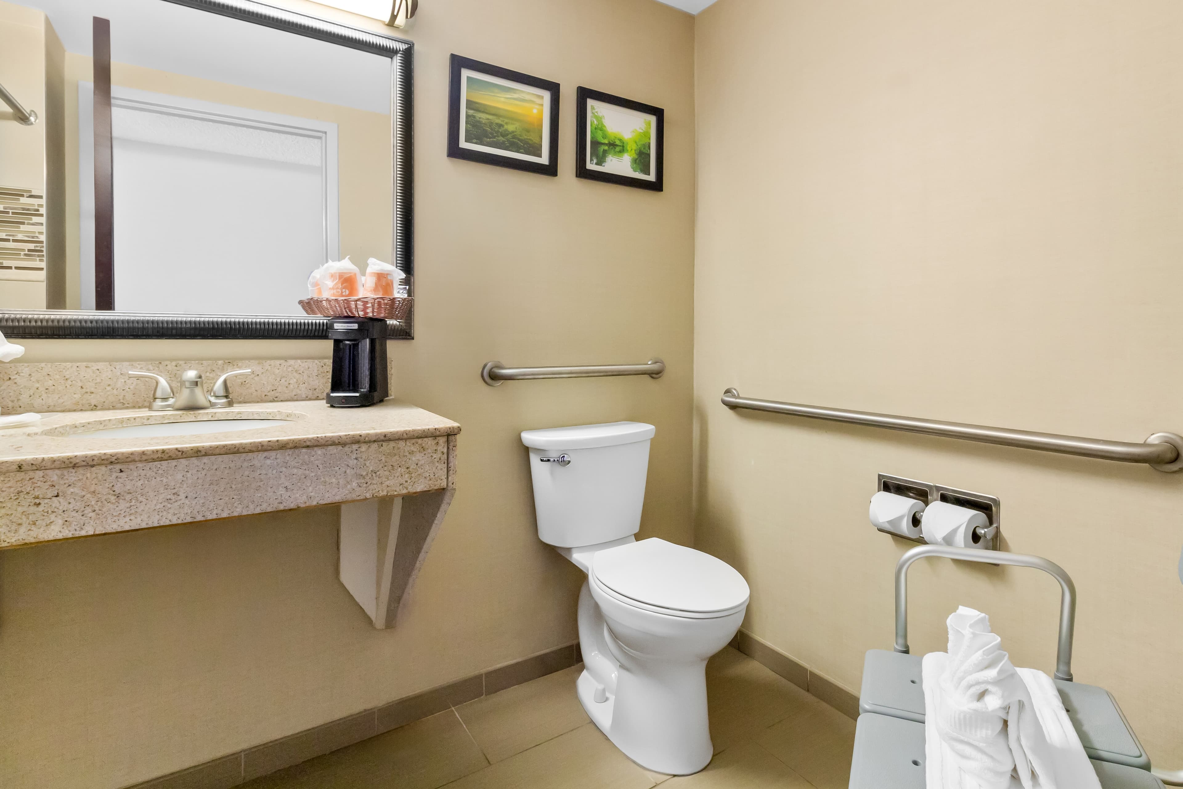 Comfort Suites Lumberton North — 11