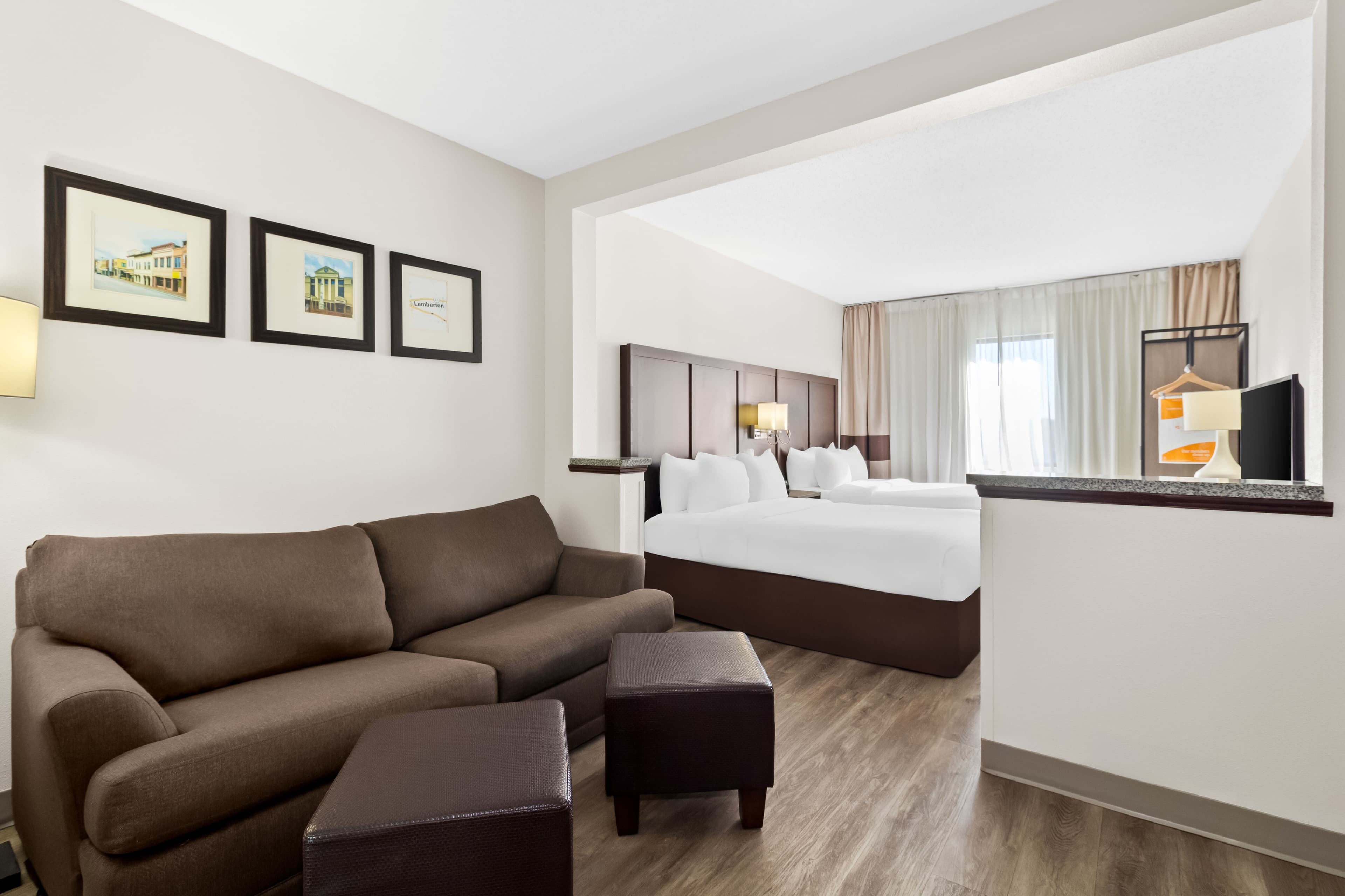 Comfort Suites Lumberton North - Image 2