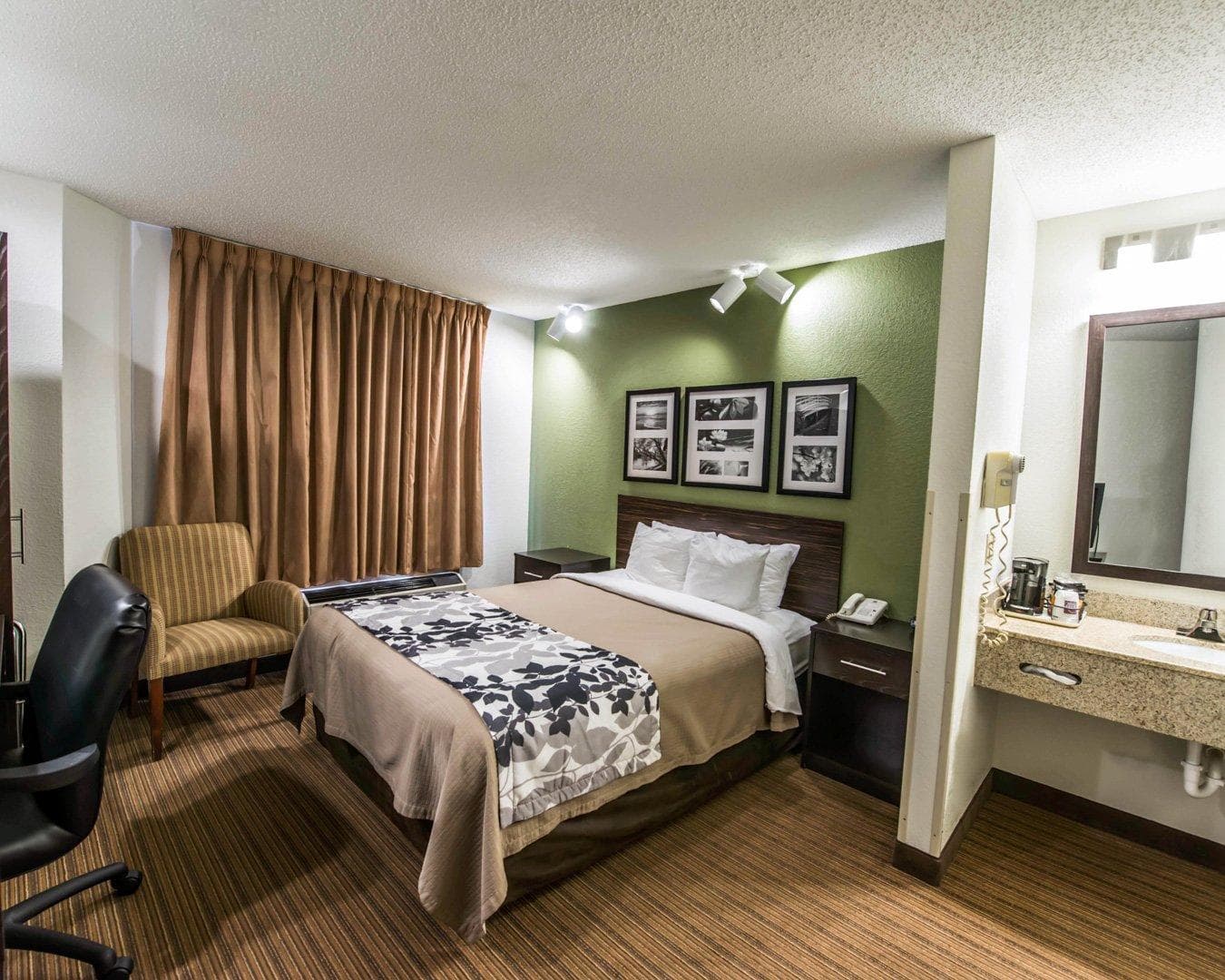 Sleep Inn Morganton Southeast — 12