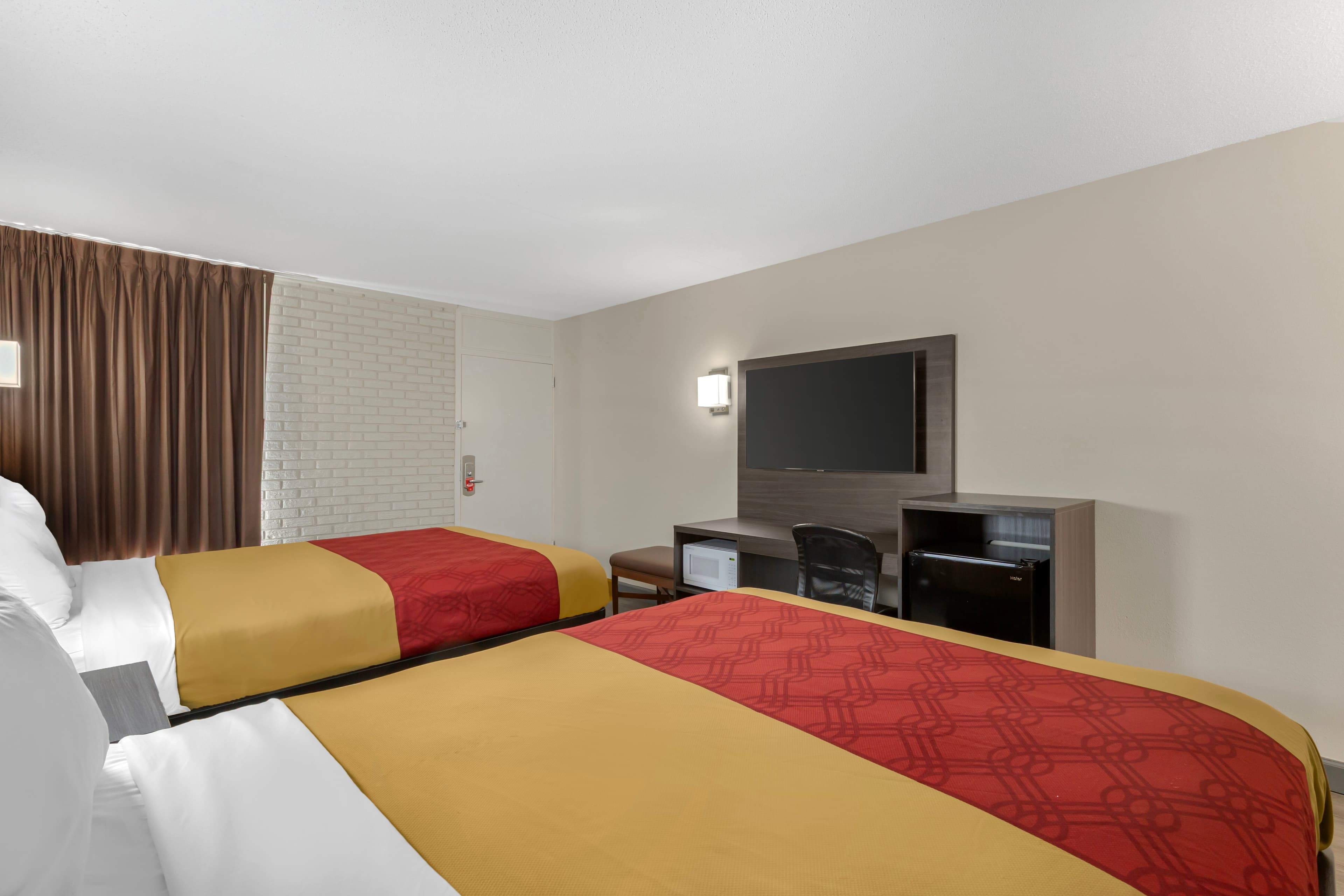 Econo Lodge Creedmoor - Butner - Image 4