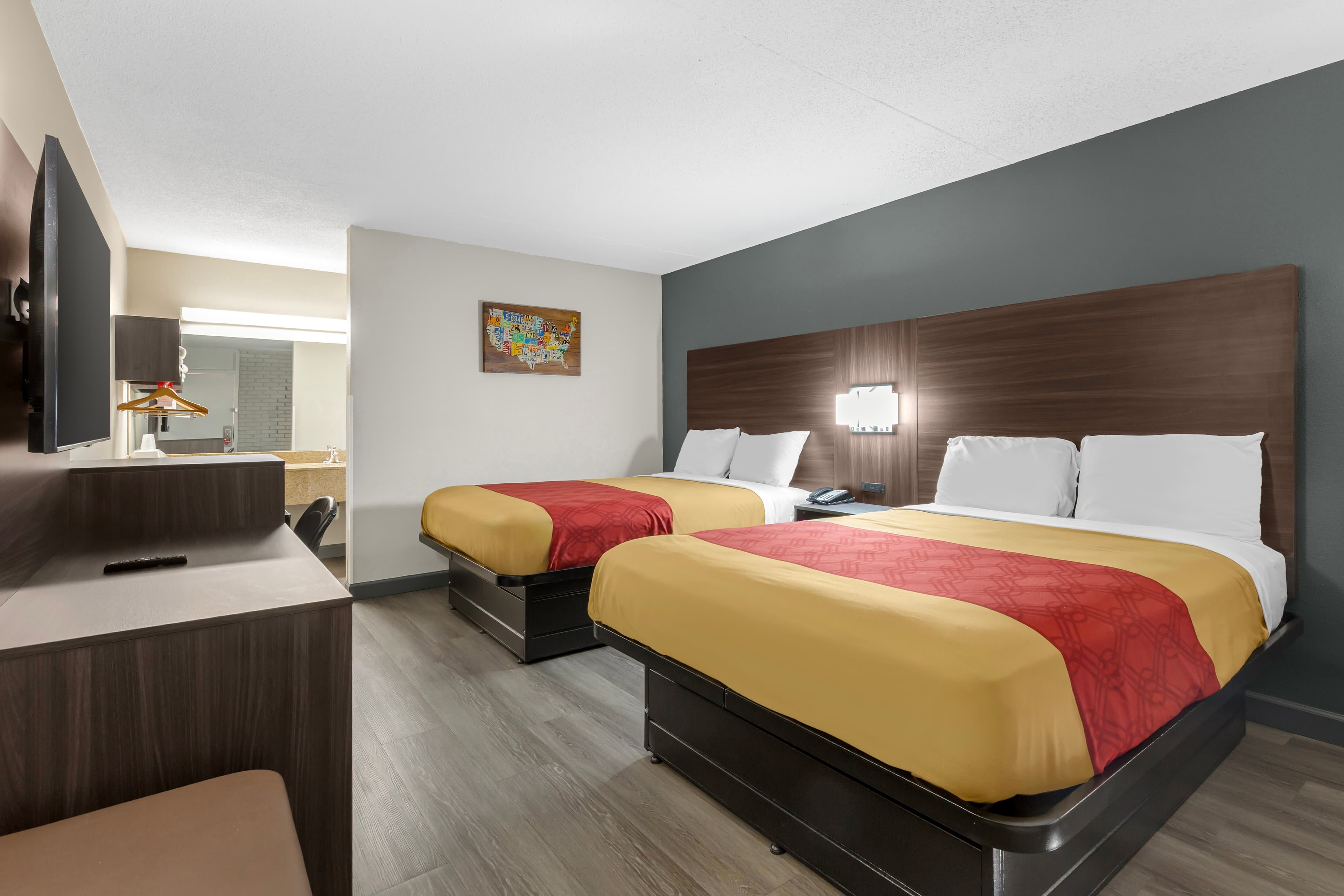 Econo Lodge Creedmoor - Butner — 6