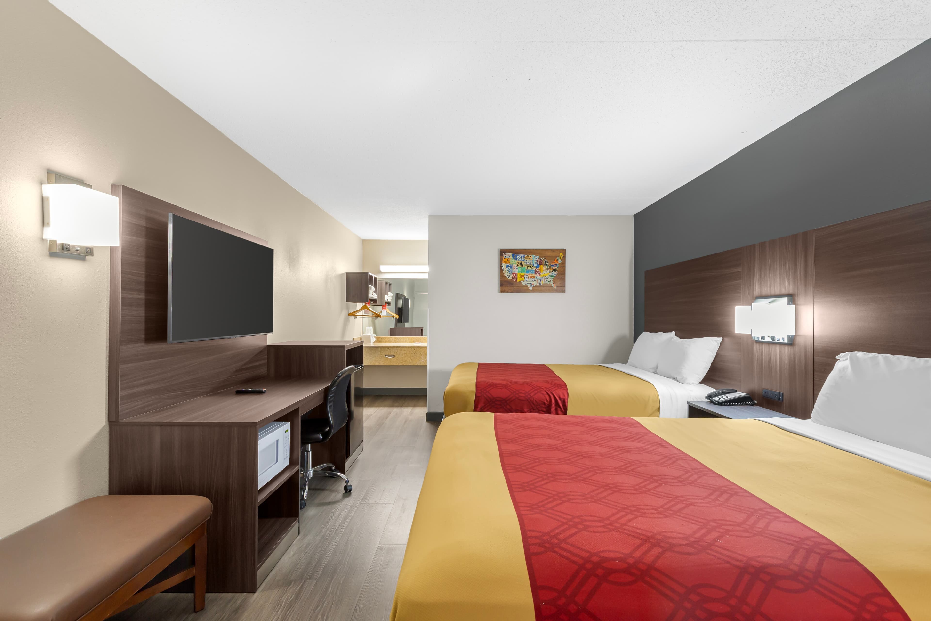 Econo Lodge Creedmoor - Butner — 8
