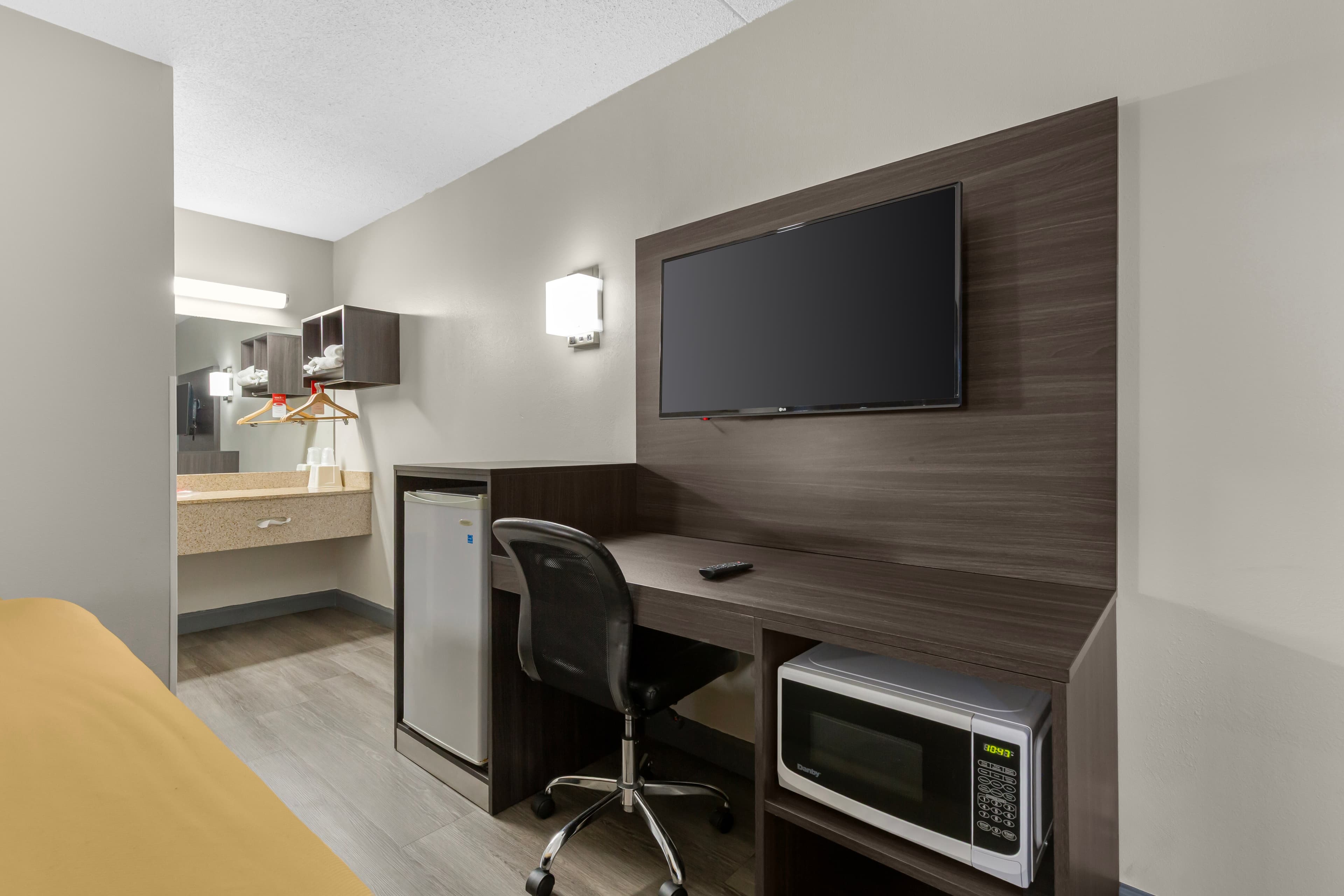 Econo Lodge Creedmoor - Butner — 26