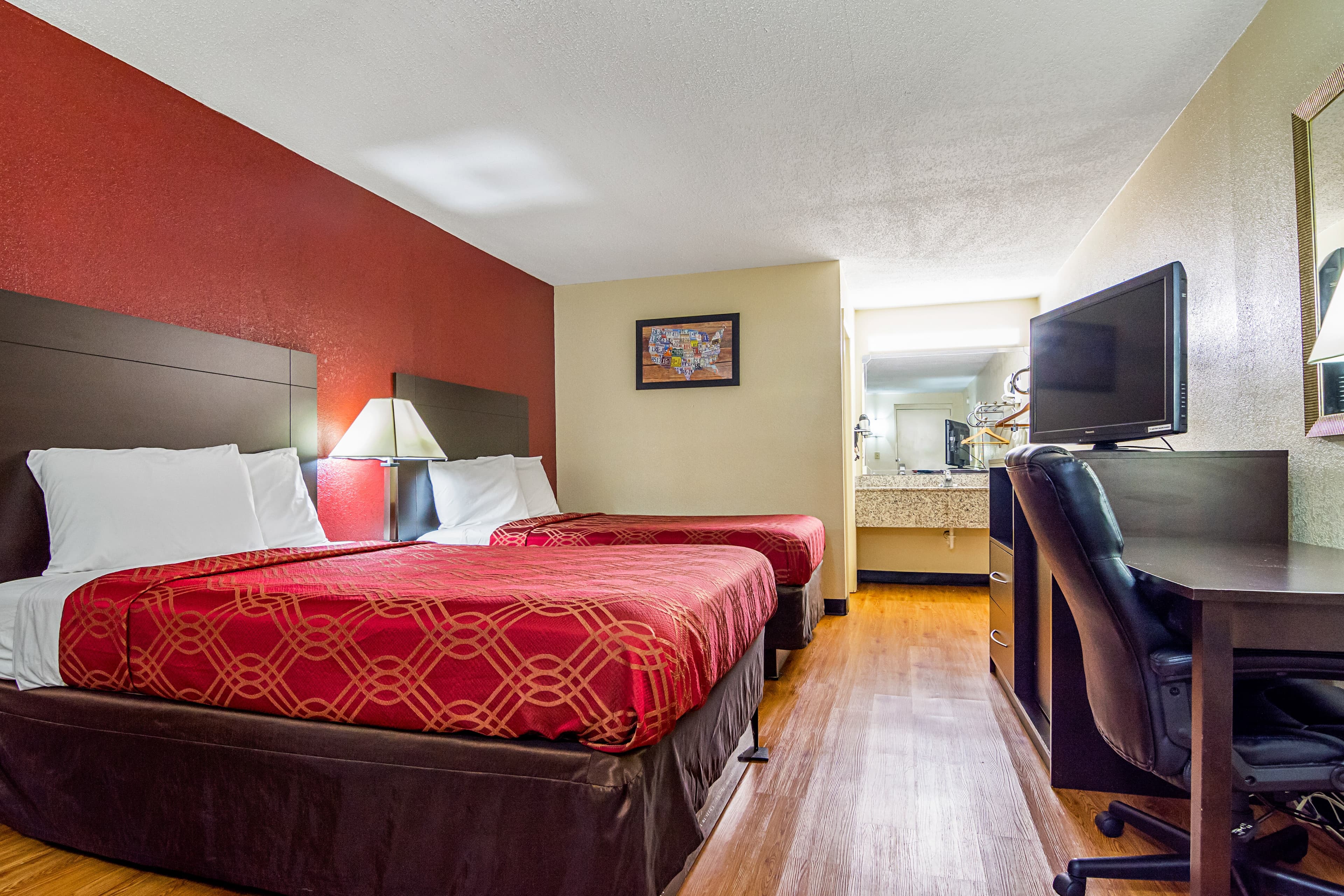 Econo Lodge Research Triangle Park - Image 2